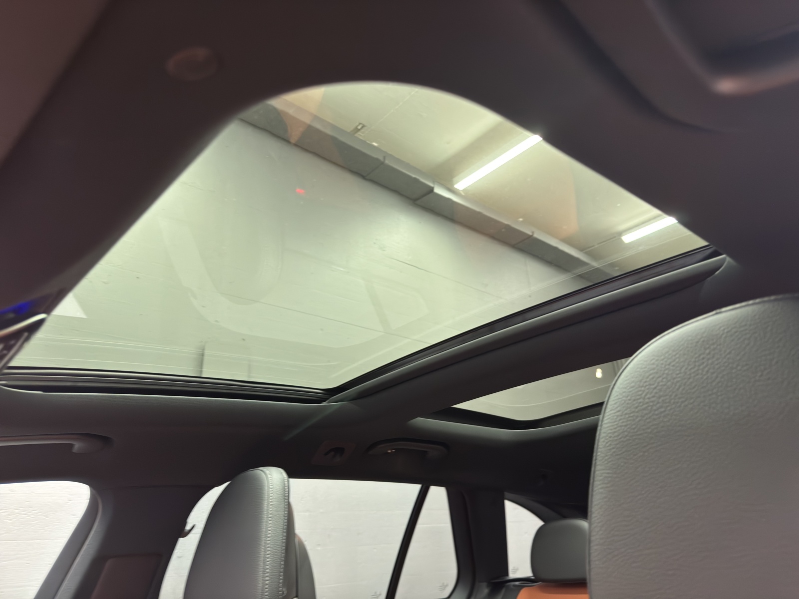 MERCEDES-BENZ C 220 d AMG Line 4Matic T-Modell Swiss Star-image-15