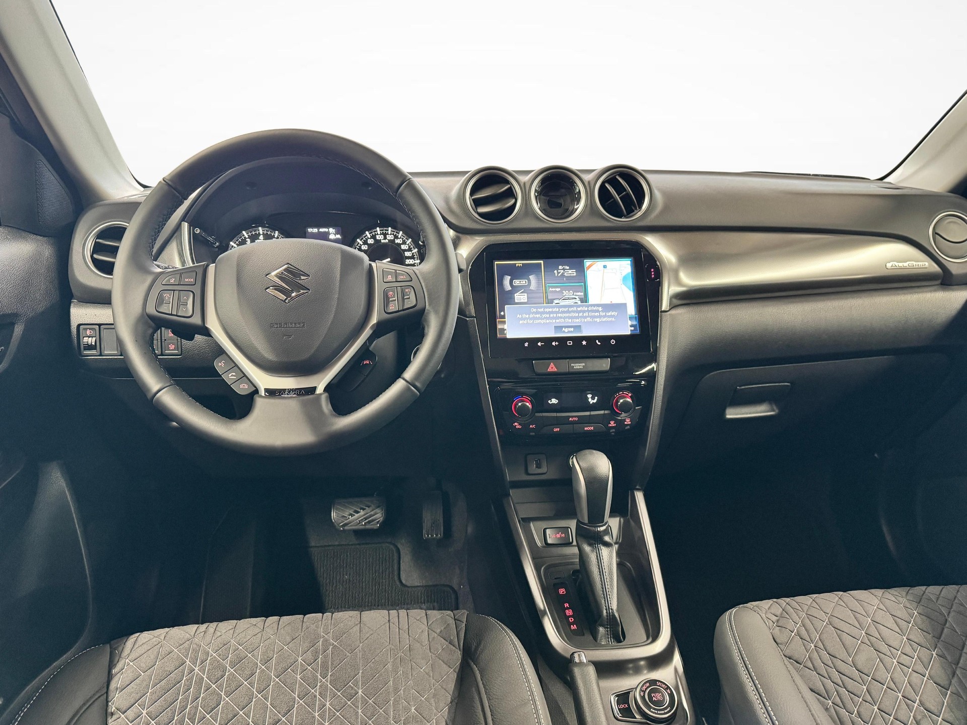 SUZUKI Vitara 1.4 T Sakura Top Hybrid 4x4-image-8