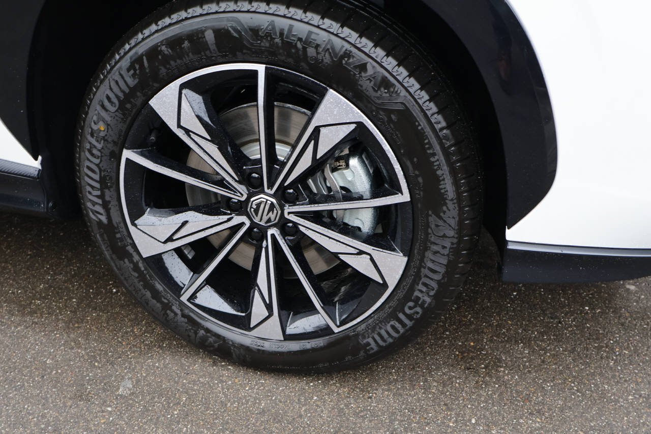 MG HS 1.5 Hybrid Luxury-image-15