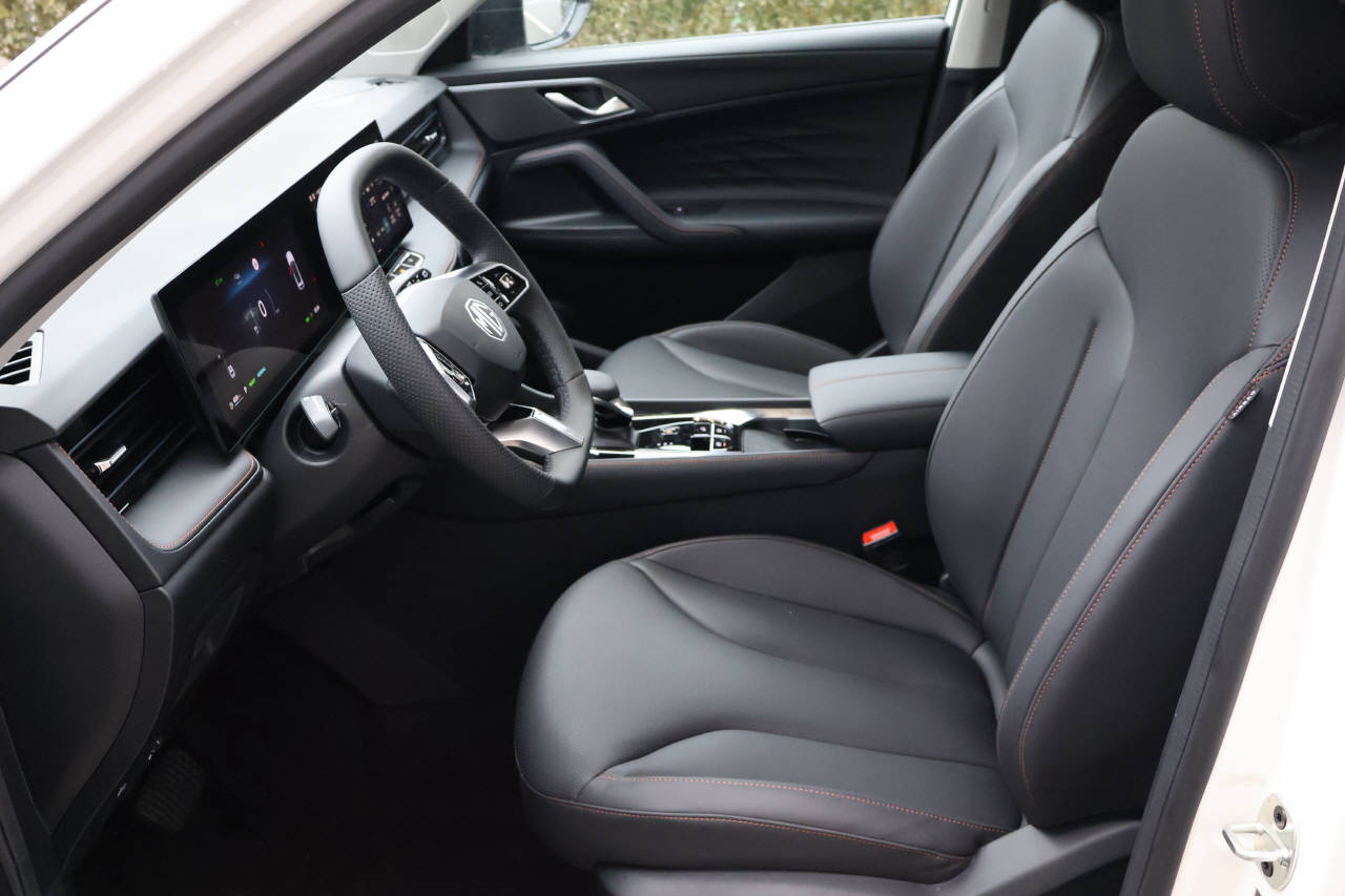 MG HS 1.5 Hybrid Luxury-image-7