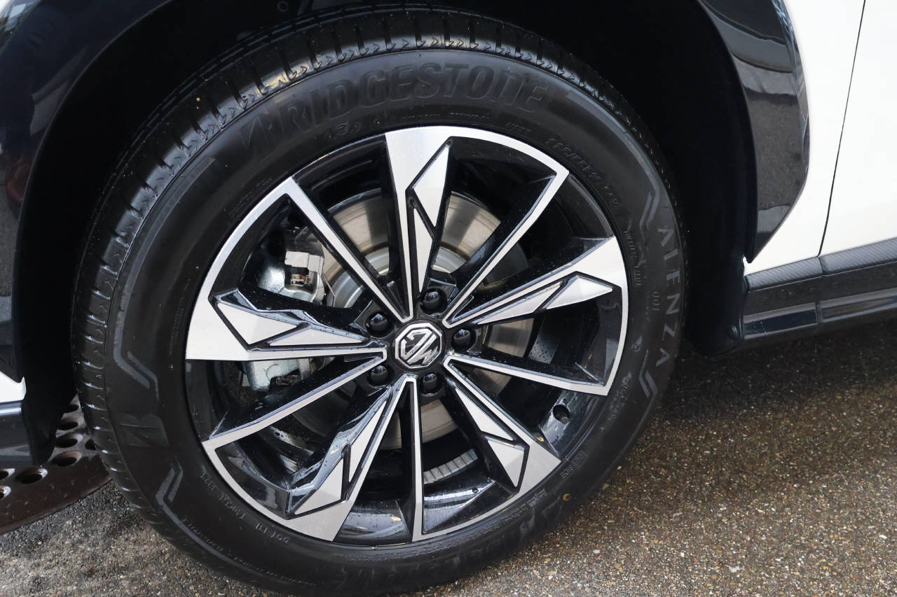 MG HS 1.5 Hybrid Luxury-image-14