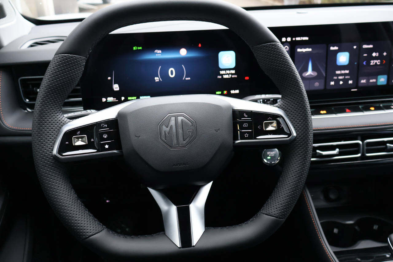 MG HS 1.5 Hybrid Luxury-image-8