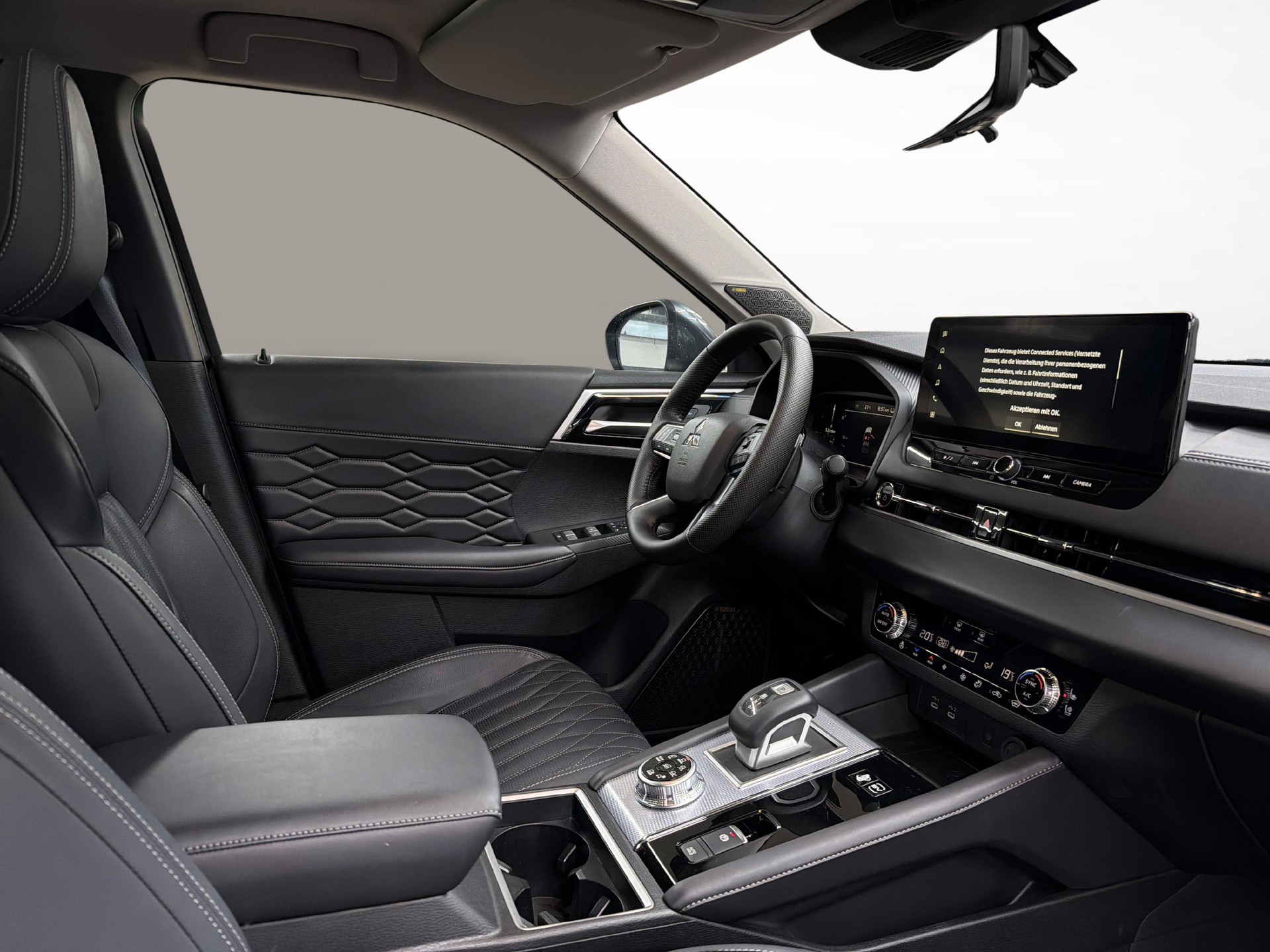 MITSUBISHI Outlander 2.4 PHEV Instyle 4x4-image-9