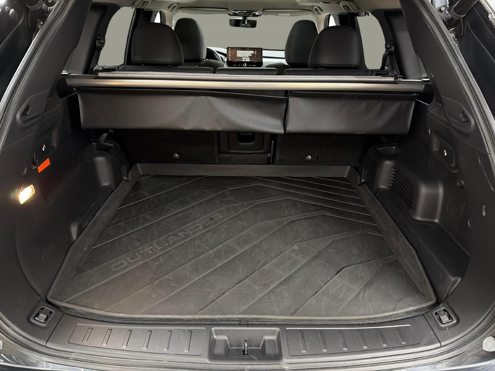 MITSUBISHI Outlander 2.4 PHEV Instyle 4x4-image-11