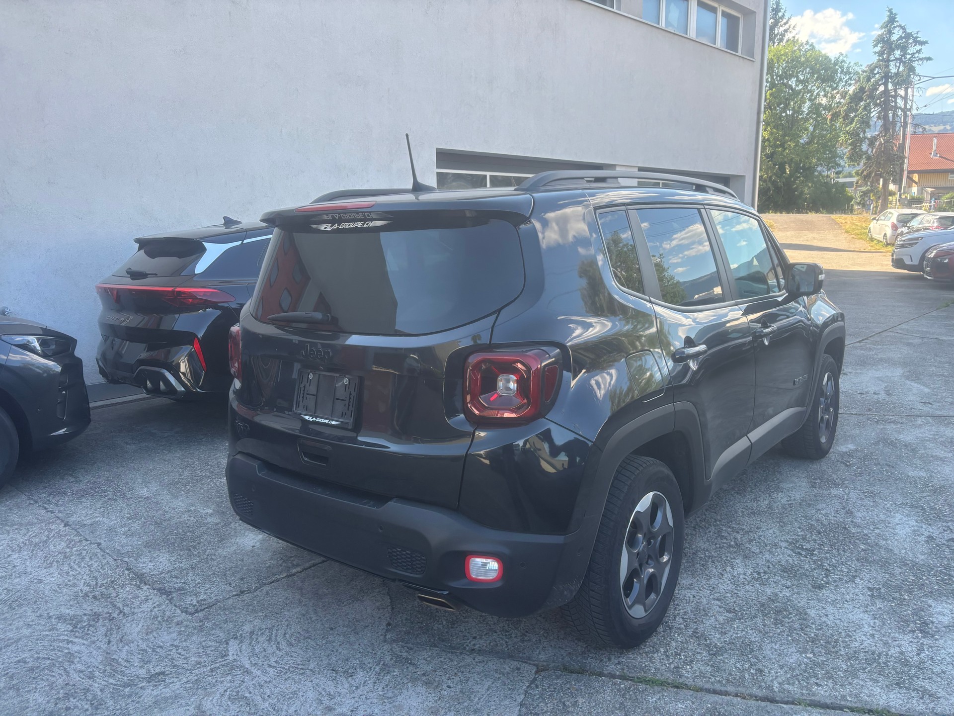 JEEP Renegade 1.3 Turbo Quicksilver AWD-image-6