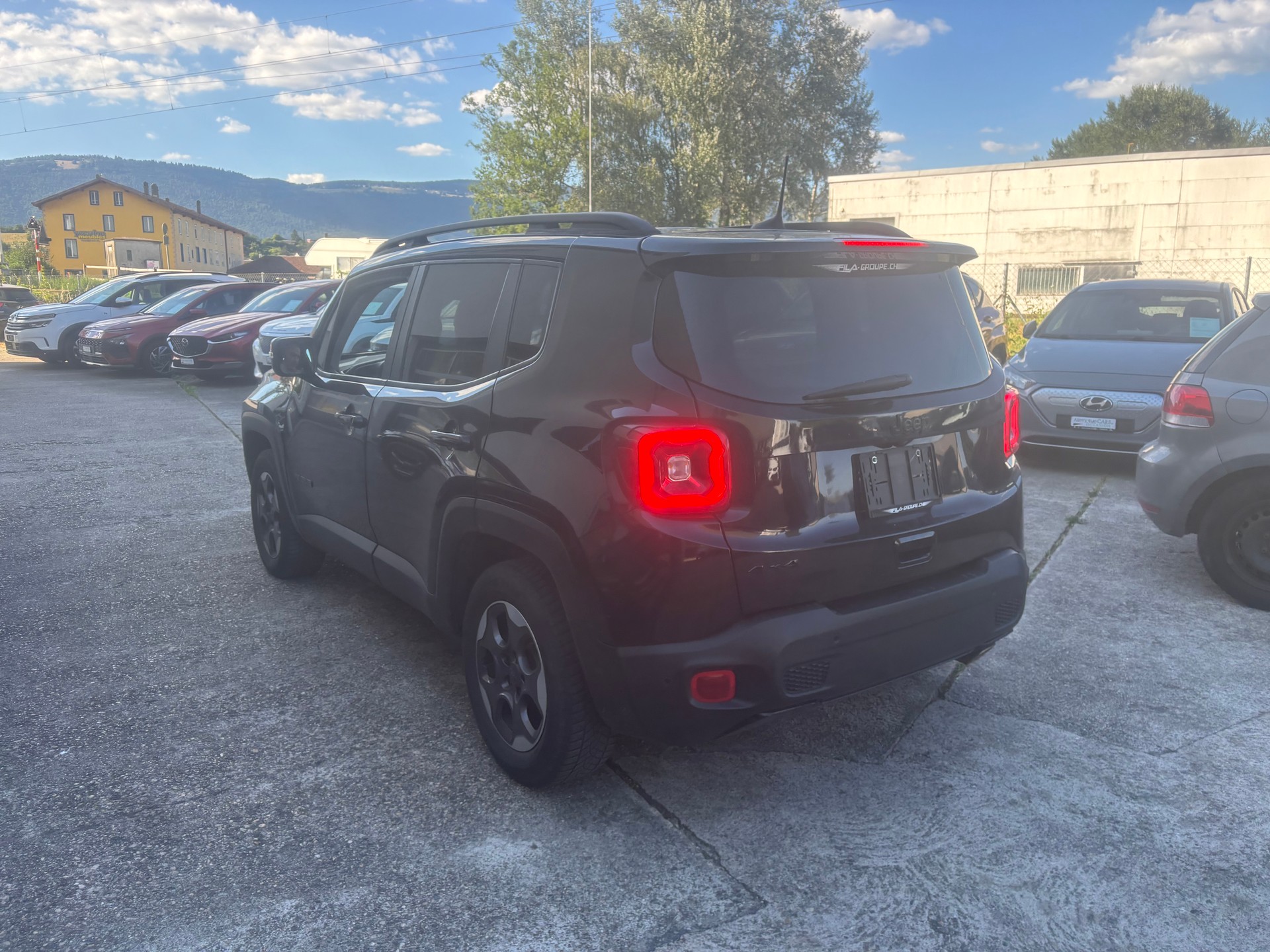 JEEP Renegade 1.3 Turbo Quicksilver AWD-image-5