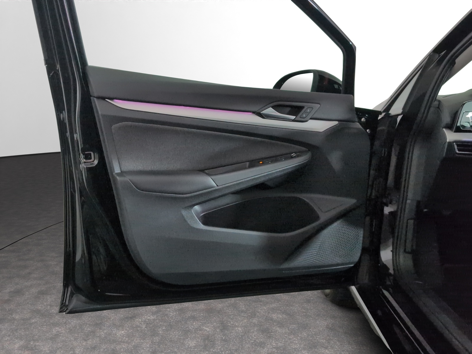 VW Golf Variant 1.5 eTSI mHEV Life DSG-image-13