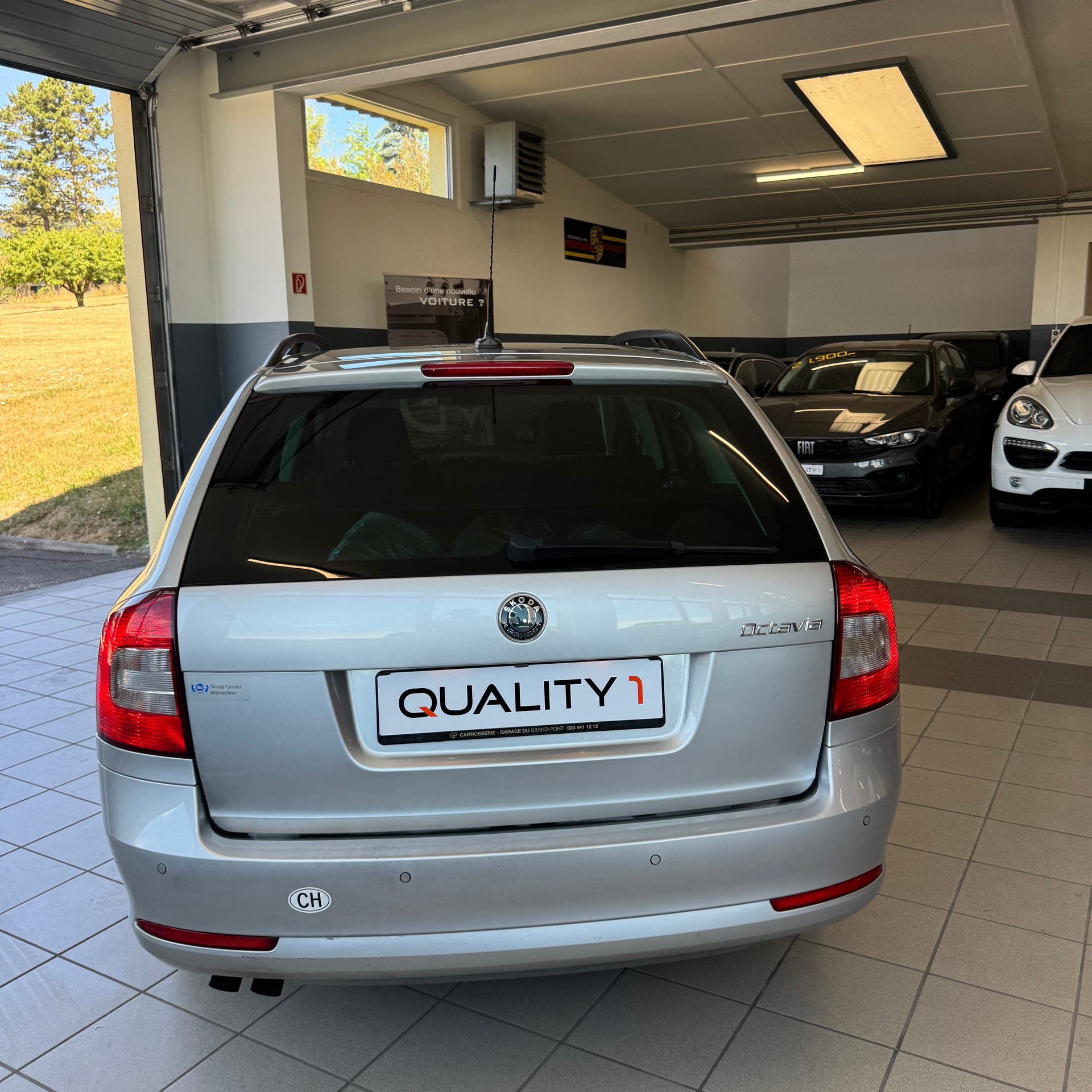 SKODA Octavia Combi 2.0 TDI Elegance DSG-image-4