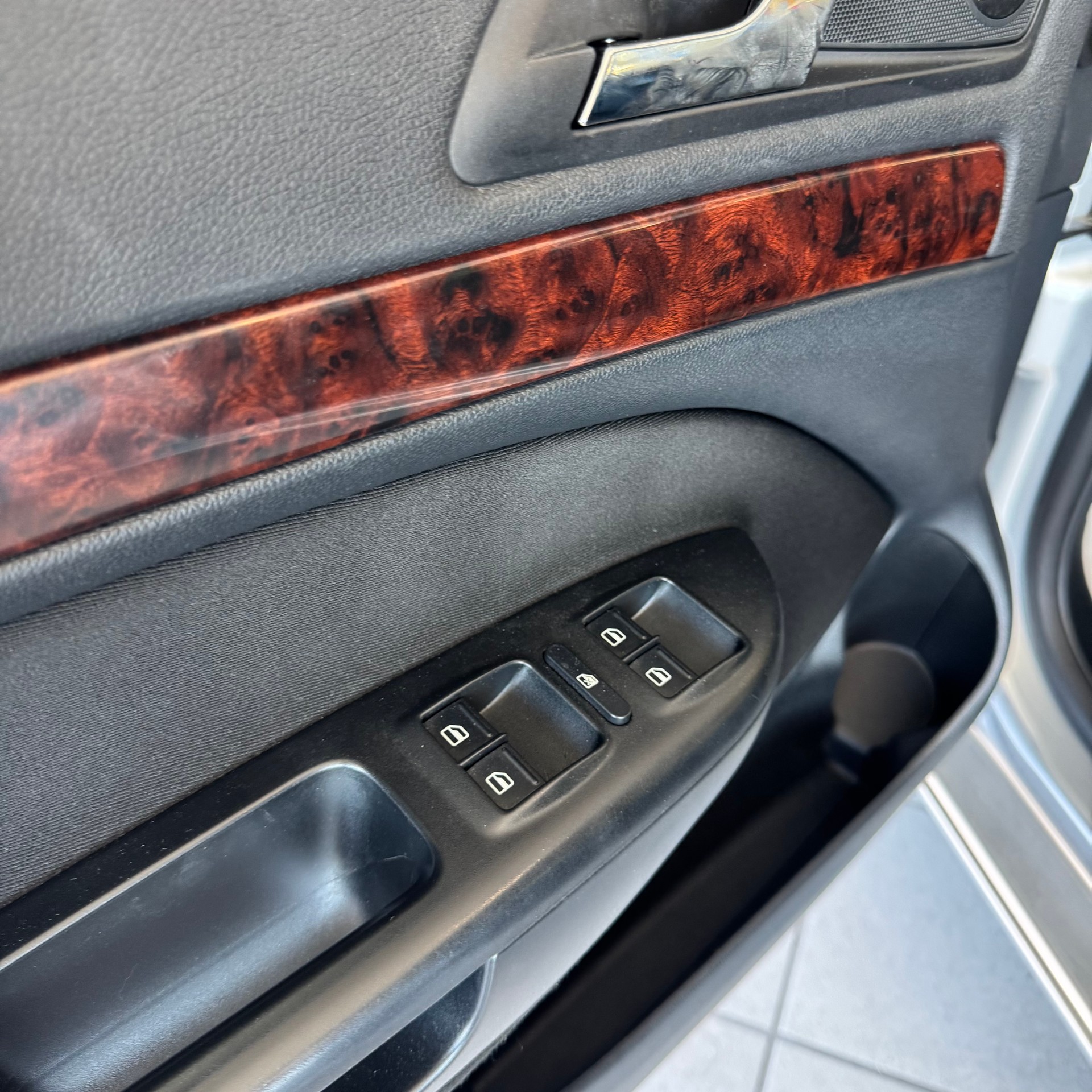 SKODA Octavia Combi 2.0 TDI Elegance DSG-image-11
