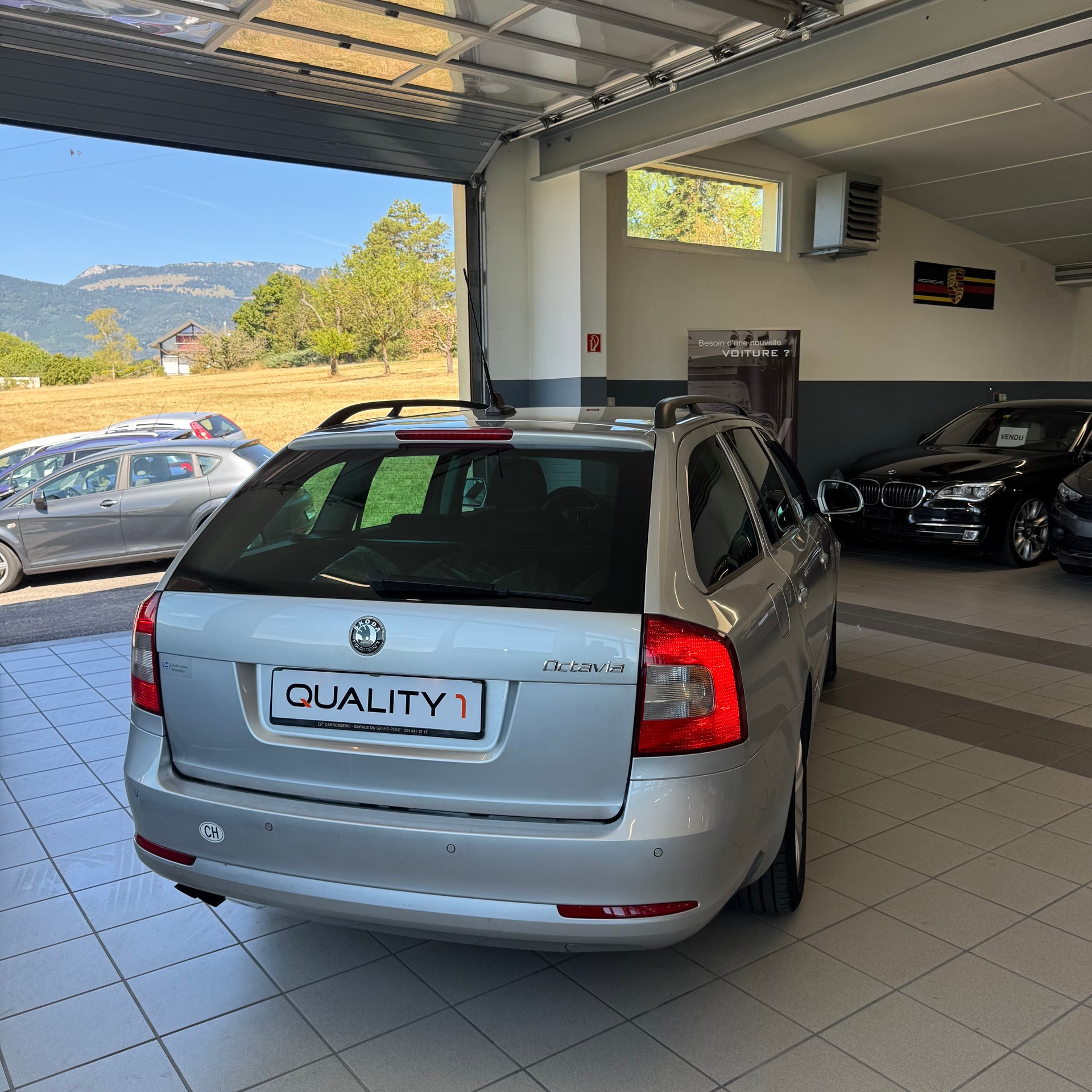SKODA Octavia Combi 2.0 TDI Elegance DSG-image-3
