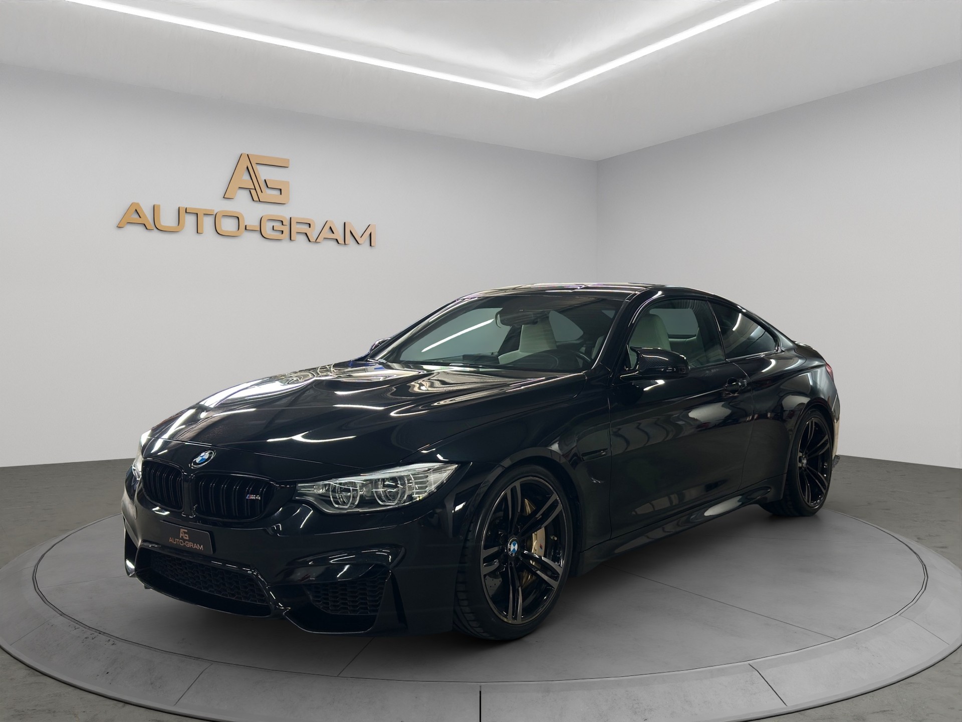 BMW M4 Coupé-image-0
