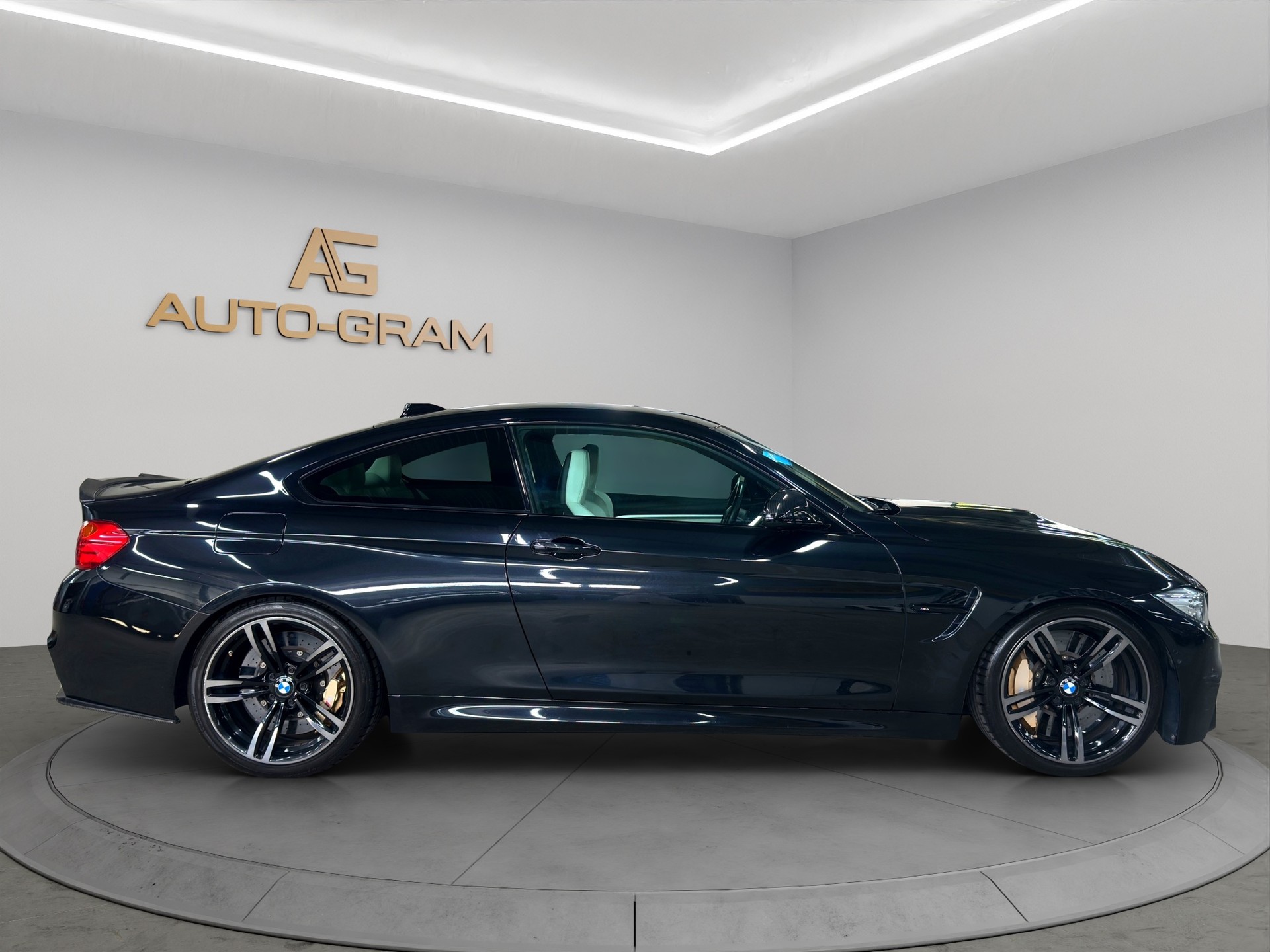 BMW M4 Coupé-image-5