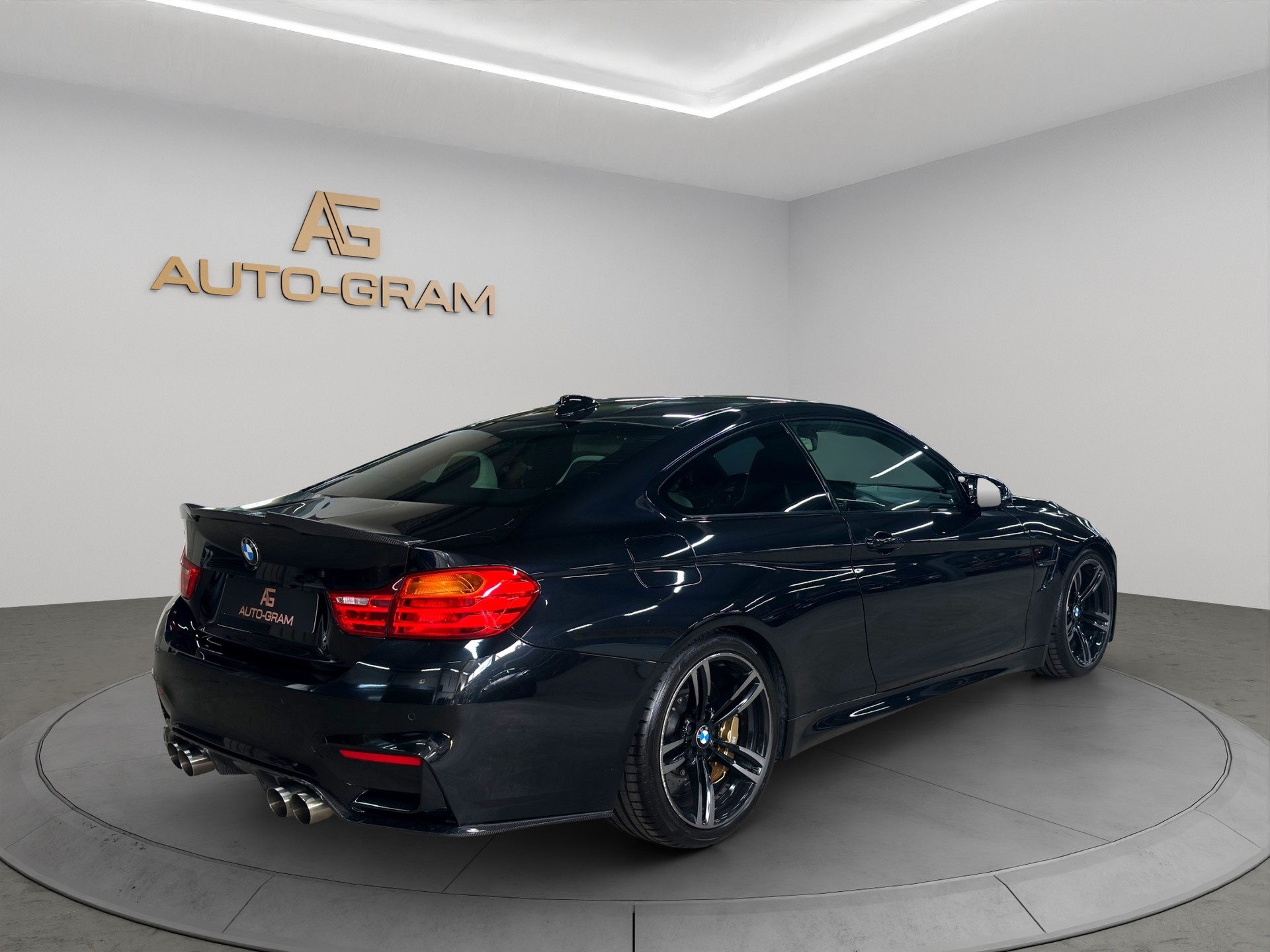 BMW M4 Coupé-image-4
