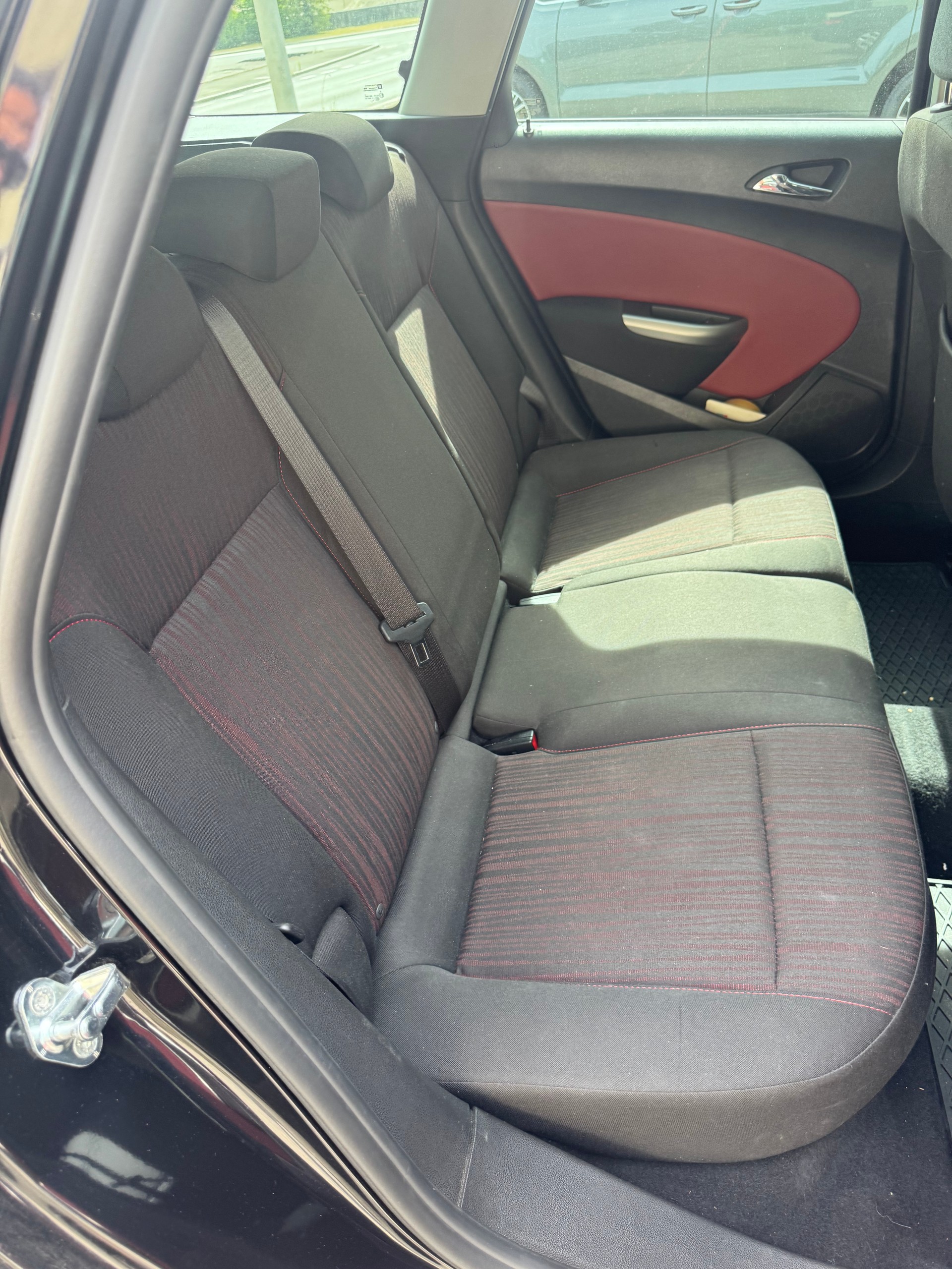 OPEL Astra SportsTourer 1.4i 16V Turbo Automatic-image-8
