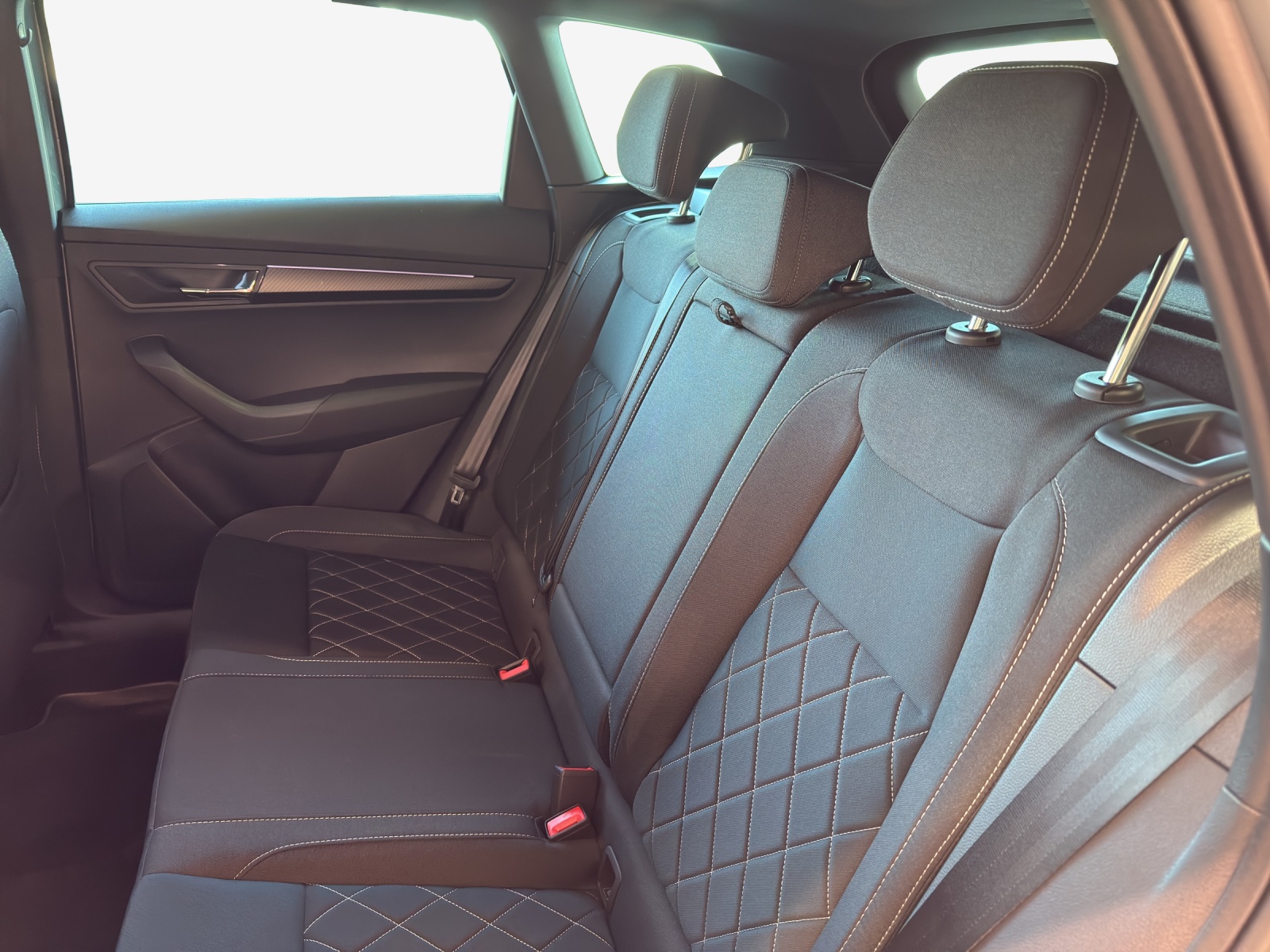 SKODA Karoq 2.0 TSI Dynamic Limited Edition 4x4 DSG-image-10