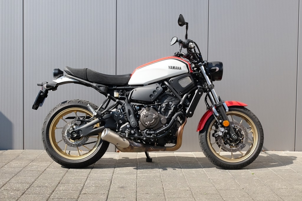 YAMAHA XSR 700