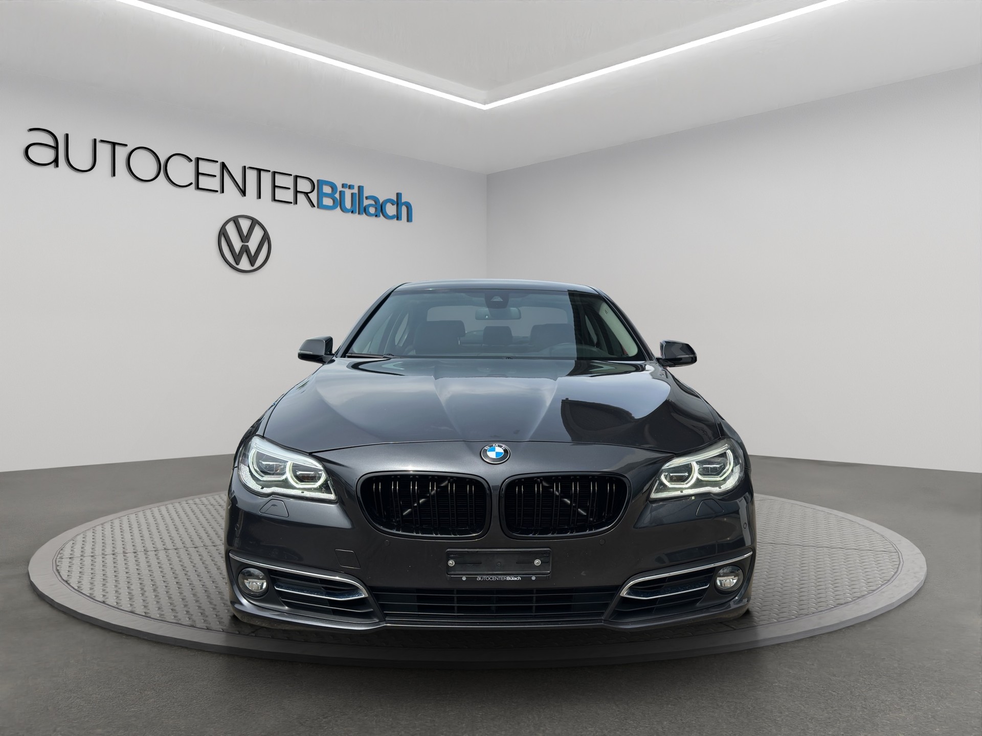 BMW 530d xDrive Luxury Line Steptronic-image-1