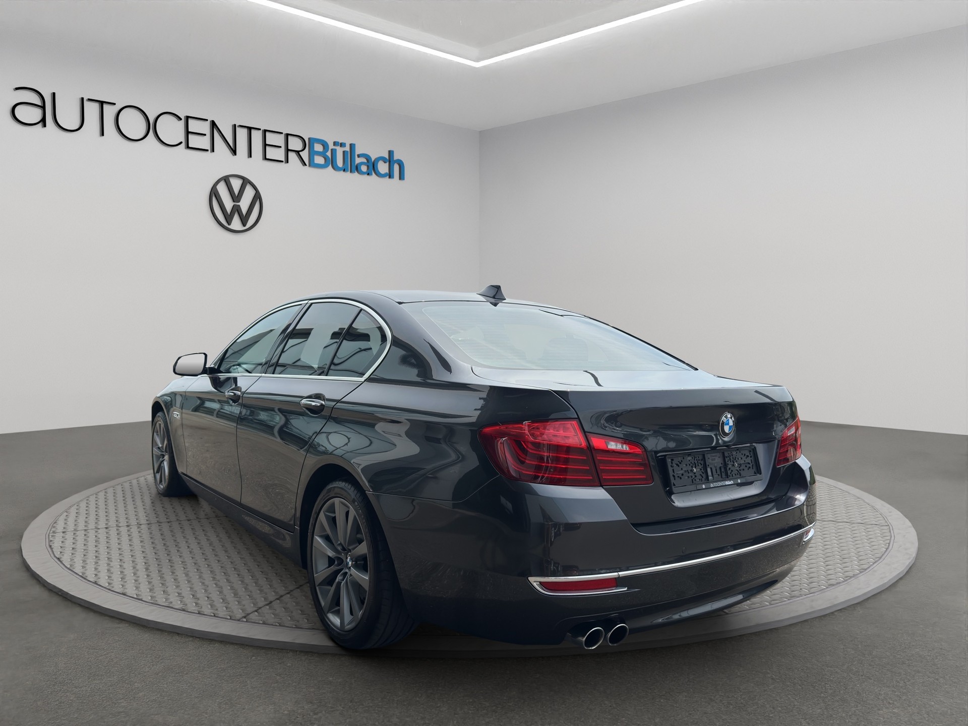 BMW 530d xDrive Luxury Line Steptronic-image-6