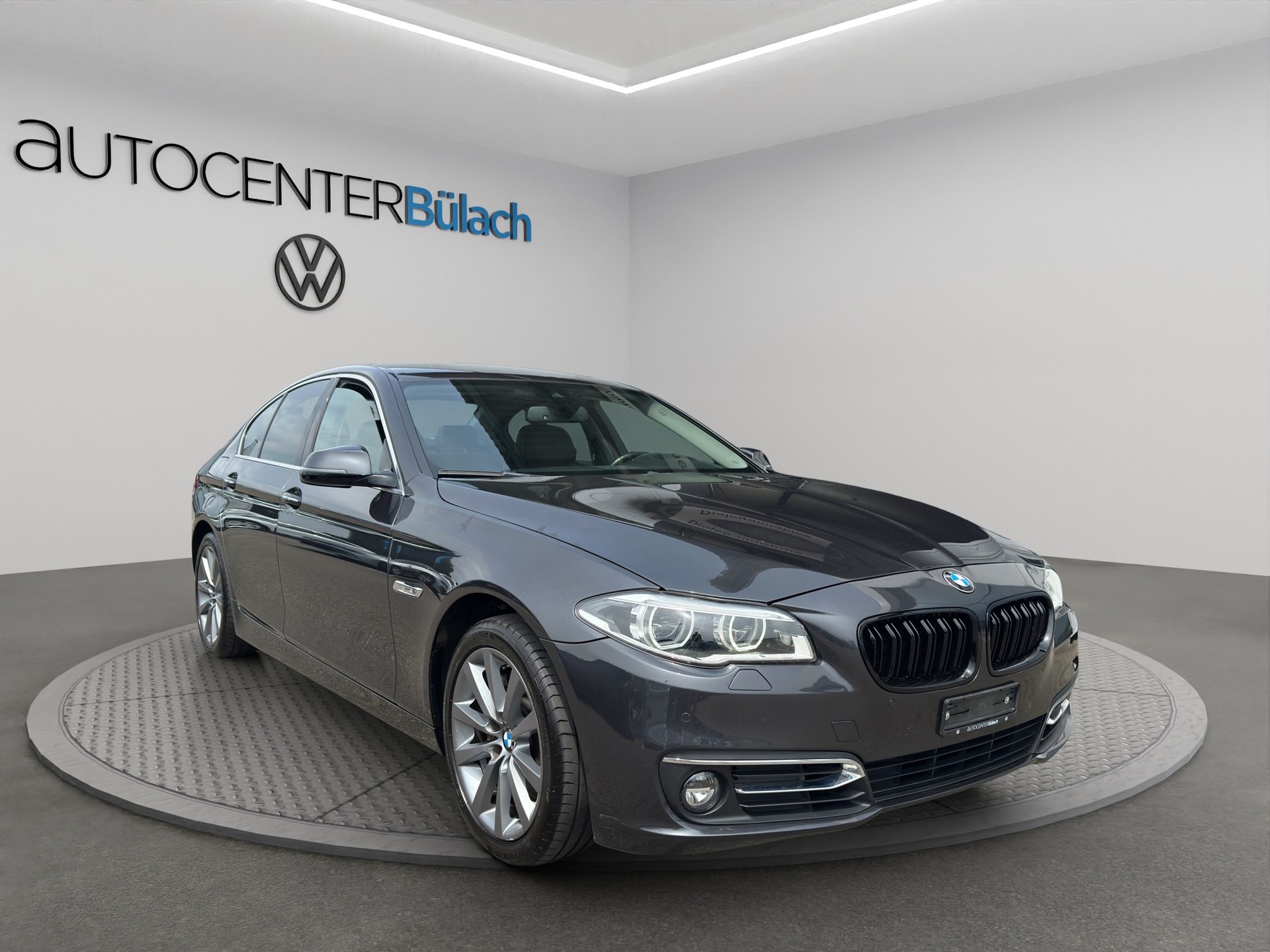 BMW 530d xDrive Luxury Line Steptronic-image-2
