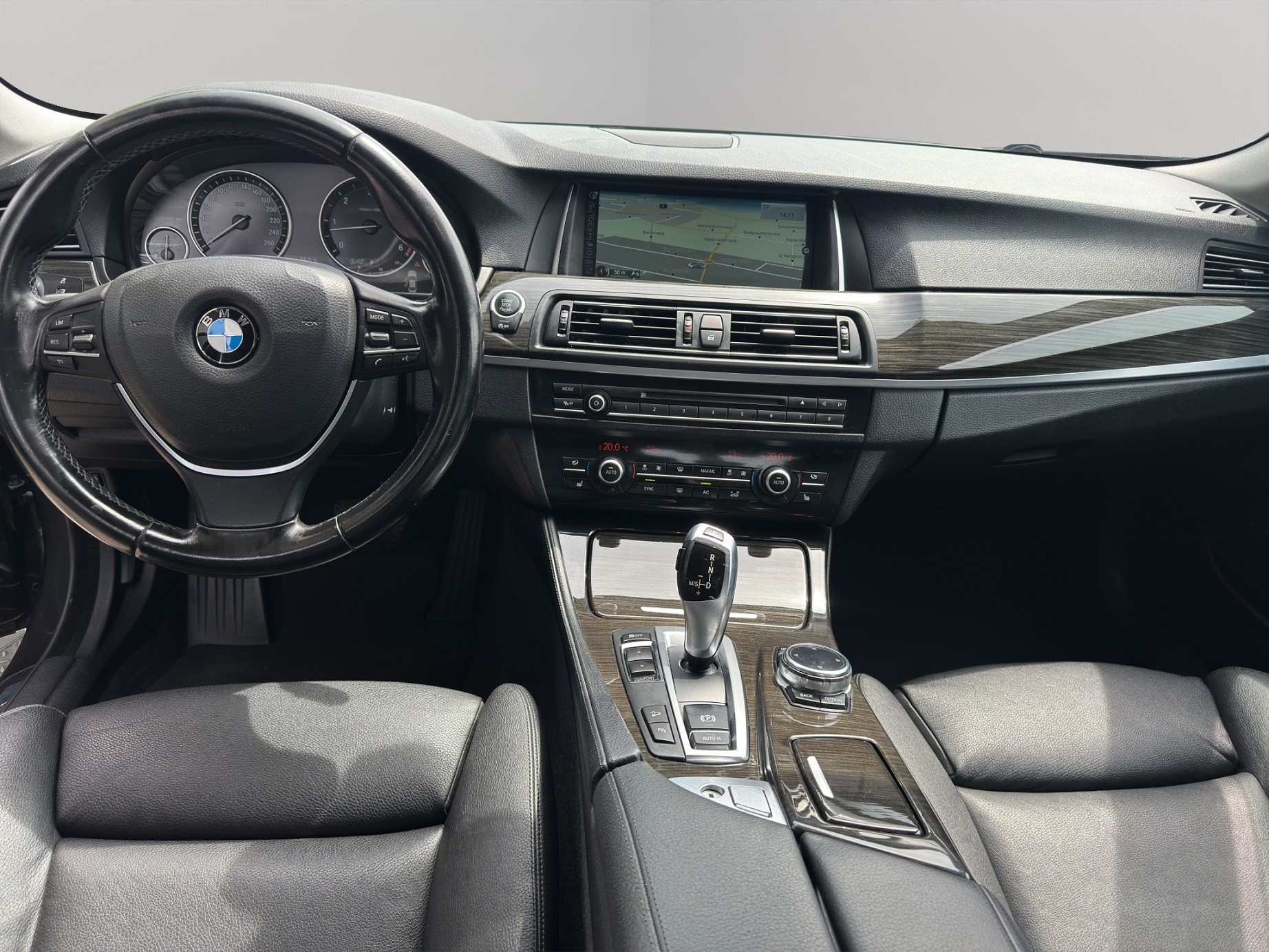 BMW 530d xDrive Luxury Line Steptronic-image-11