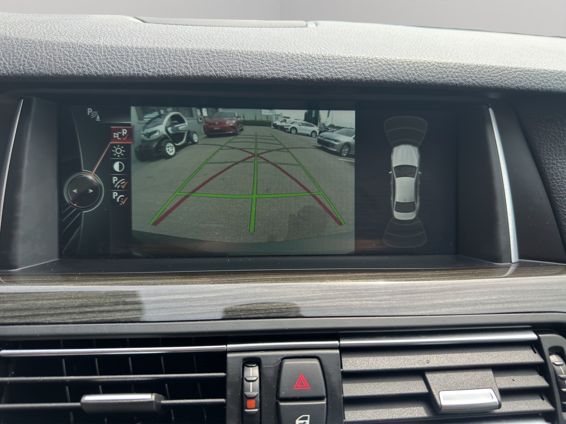 BMW 530d xDrive Luxury Line Steptronic-image-13