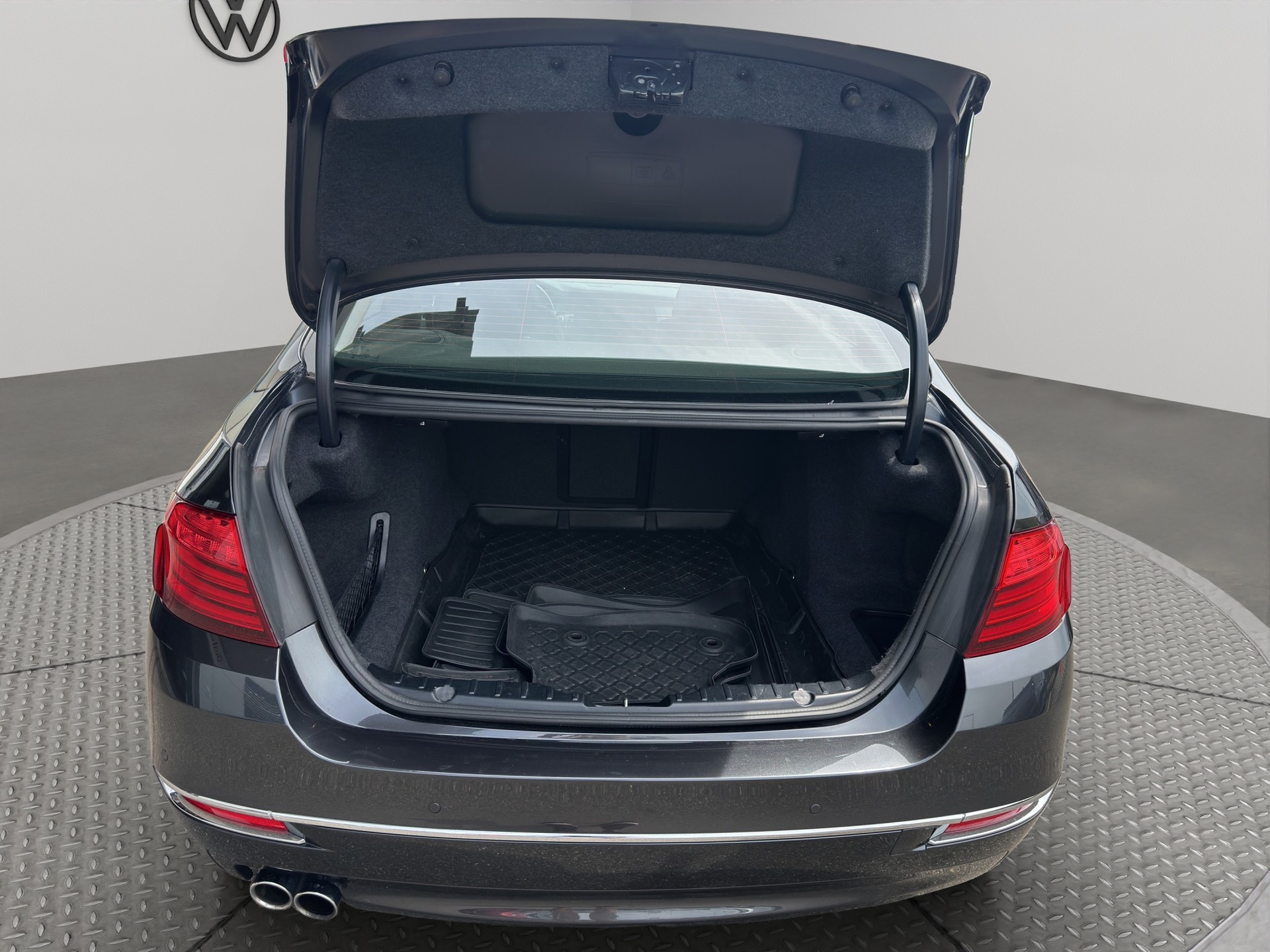 BMW 530d xDrive Luxury Line Steptronic-image-15