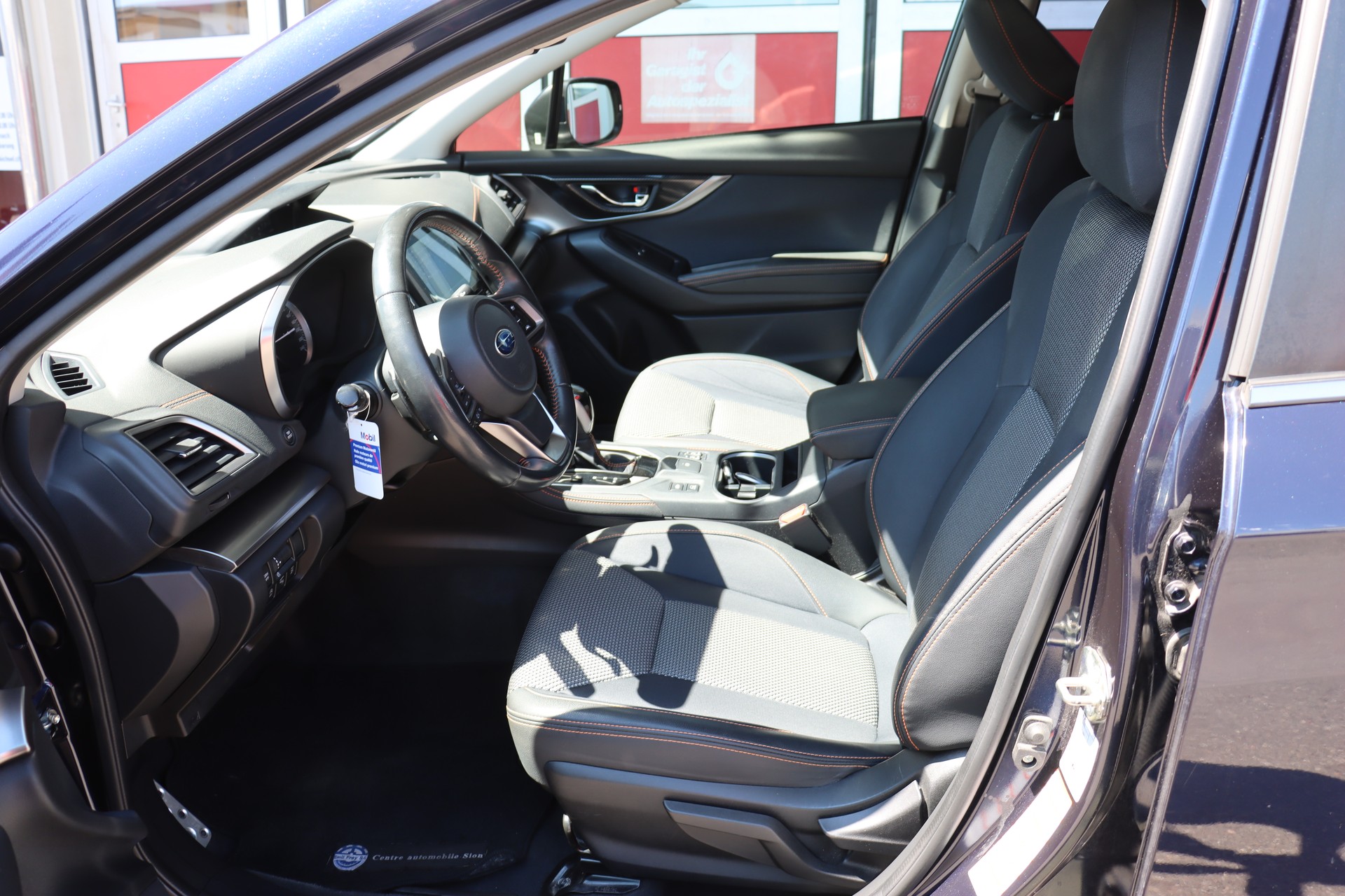 SUBARU XV 2.0 Luxury AWD Lineartronic-image-10