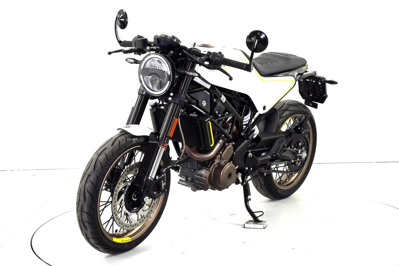 HUSQVARNA 401 Vitpilen ABS-showroom-element-2
