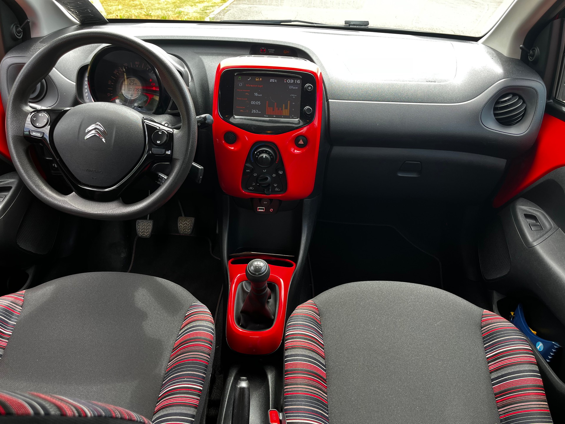 CITROEN C1 1.0 e-VTi Stop&Start Feel Airscape-image-9