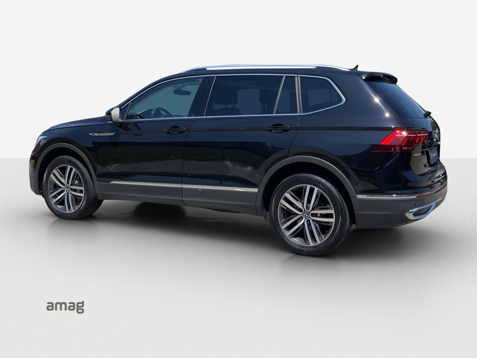 VW Tiguan Allspace 2.0TSI Elegance 4Motion DSG-image-2
