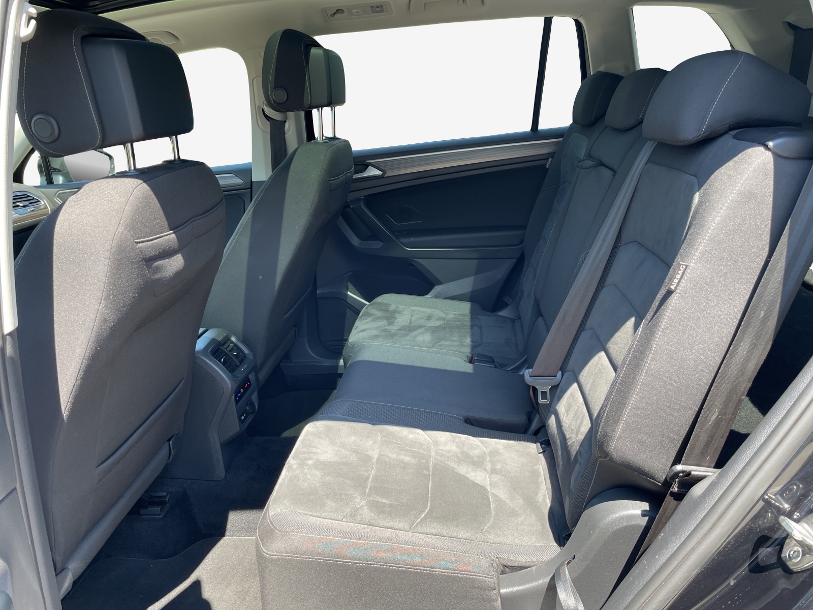VW Tiguan Allspace 2.0TSI Elegance 4Motion DSG-image-12