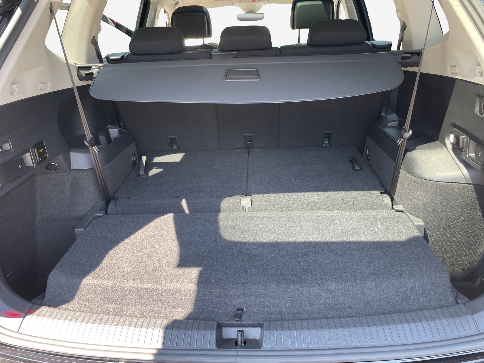 VW Tiguan Allspace 2.0TSI Elegance 4Motion DSG-image-13