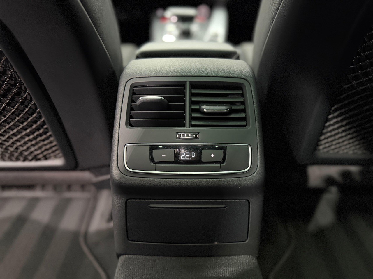 AUDI A4 Avant 3.0 TDI Sport S Line quattro | S-Line | 360° Kamera | Anhängerkupplung | Schiebedach-image-22