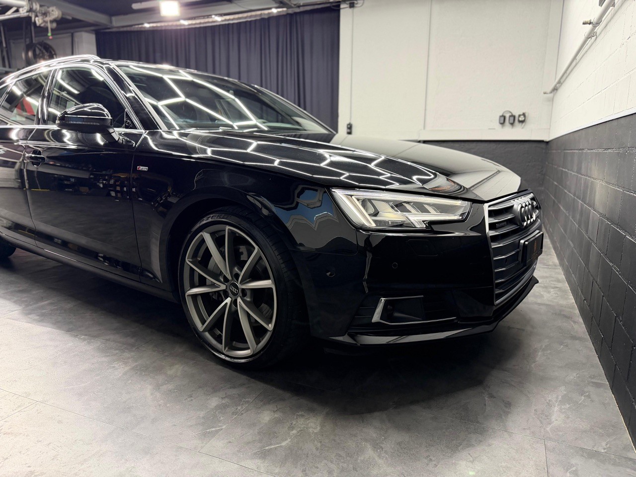 AUDI A4 Avant 3.0 TDI Sport S Line quattro | S-Line | 360° Kamera | Anhängerkupplung | Schiebedach-image-8