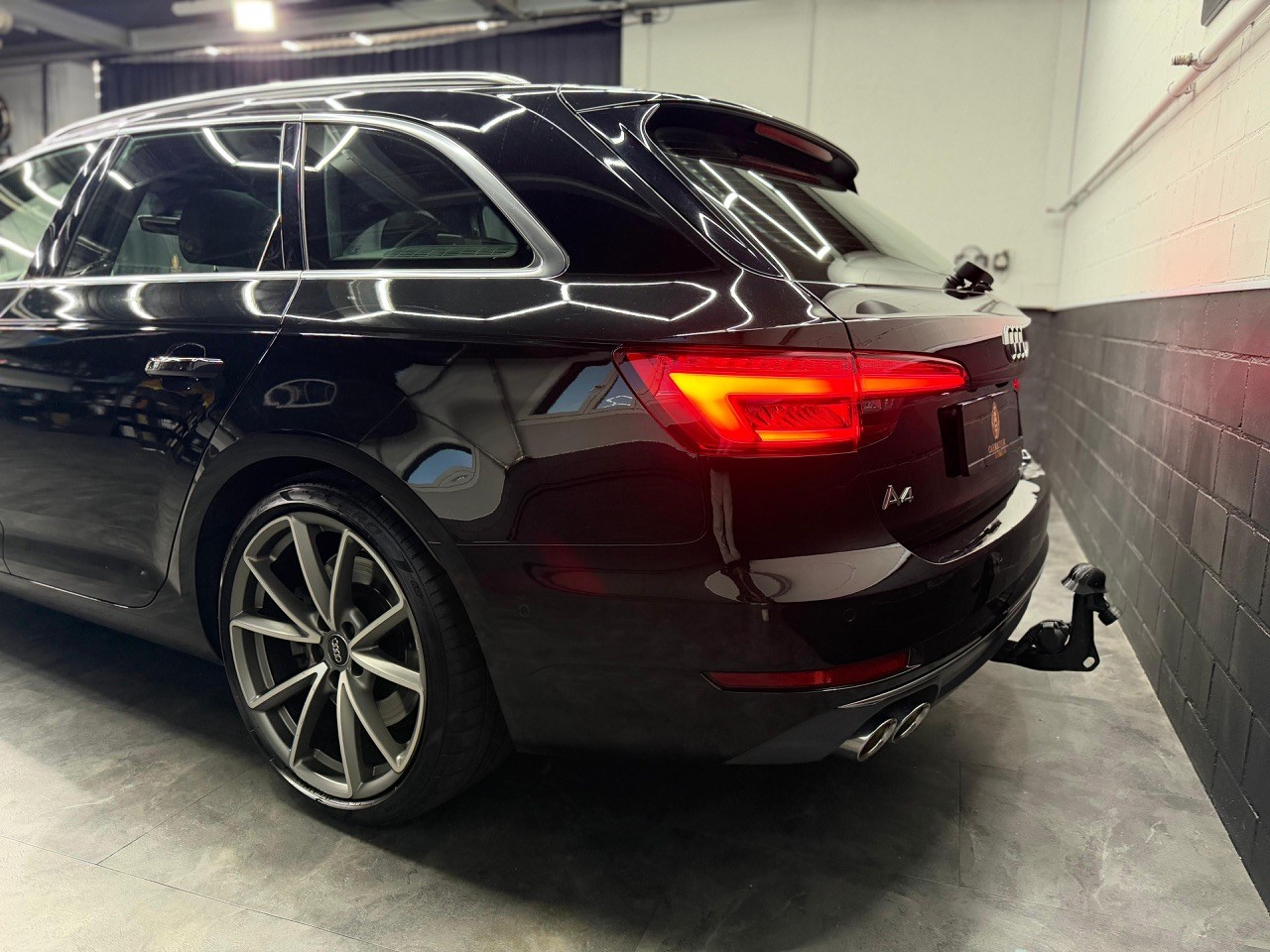 AUDI A4 Avant 3.0 TDI Sport S Line quattro | S-Line | 360° Kamera | Anhängerkupplung | Schiebedach-showroom-element-3