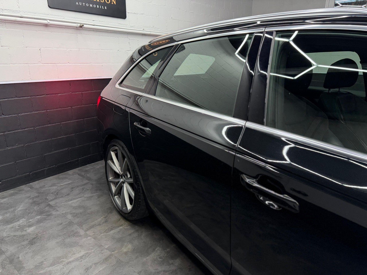 AUDI A4 Avant 3.0 TDI Sport S Line quattro | S-Line | 360° Kamera | Anhängerkupplung | Schiebedach-image-4