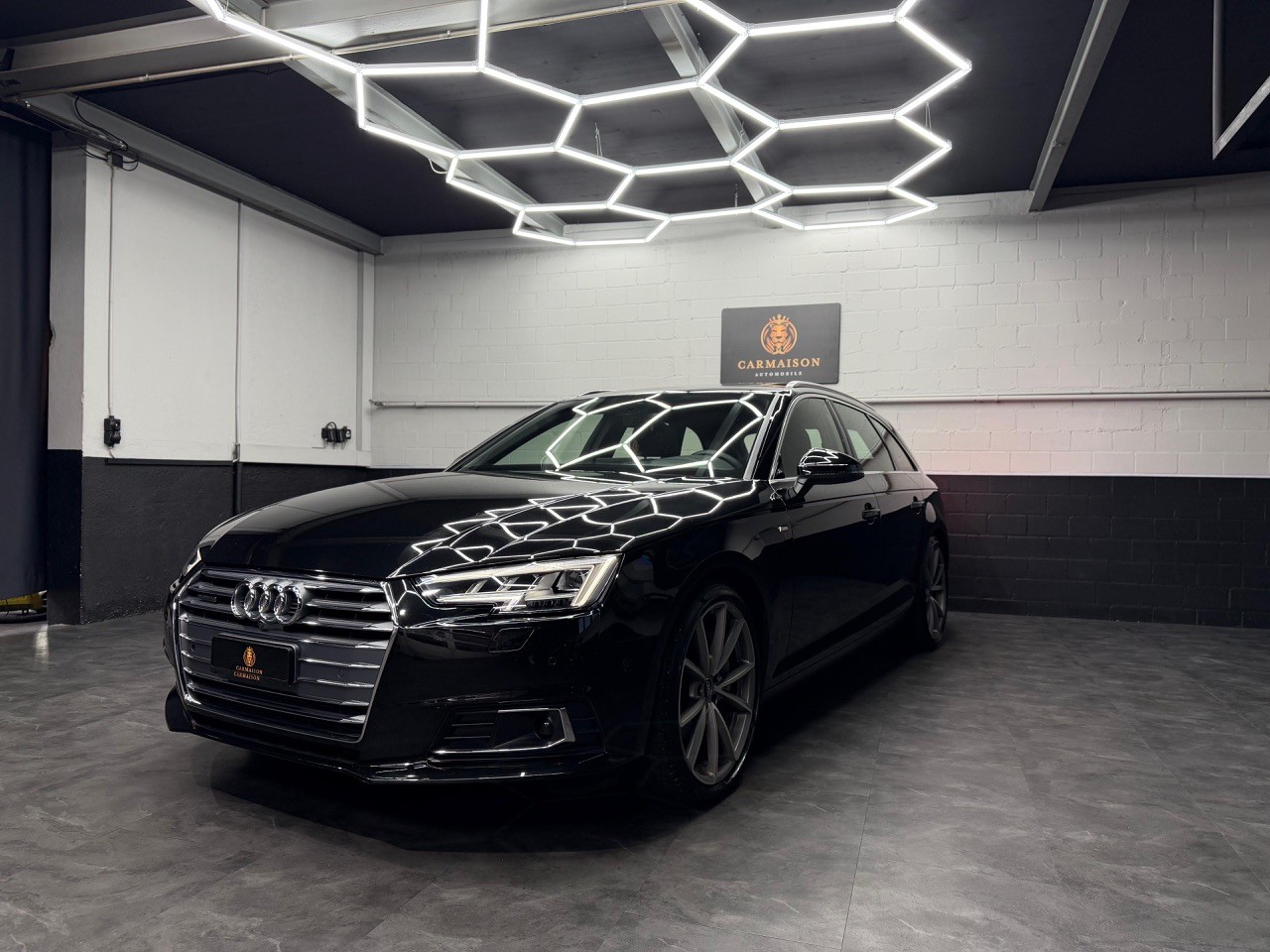 AUDI A4 Avant 3.0 TDI Sport S Line quattro | S-Line | 360° Kamera | Anhängerkupplung | Schiebedach-showroom-element-2