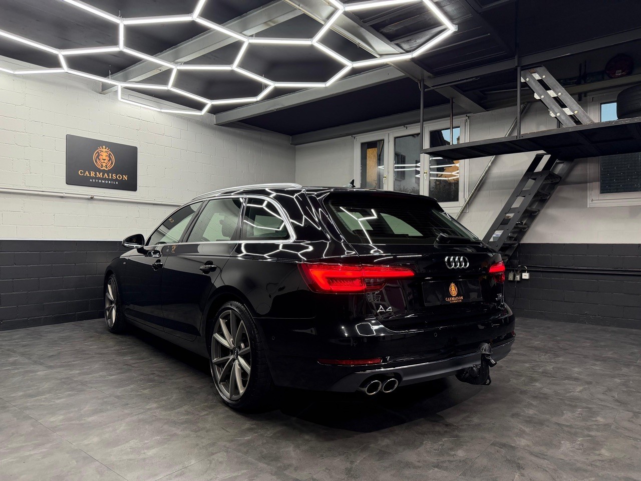 AUDI A4 Avant 3.0 TDI Sport S Line quattro | S-Line | 360° Kamera | Anhängerkupplung | Schiebedach-image-5