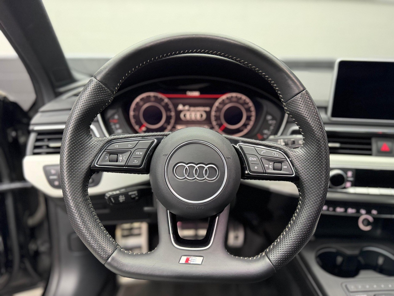 AUDI A4 Avant 3.0 TDI Sport S Line quattro | S-Line | 360° Kamera | Anhängerkupplung | Schiebedach-image-14