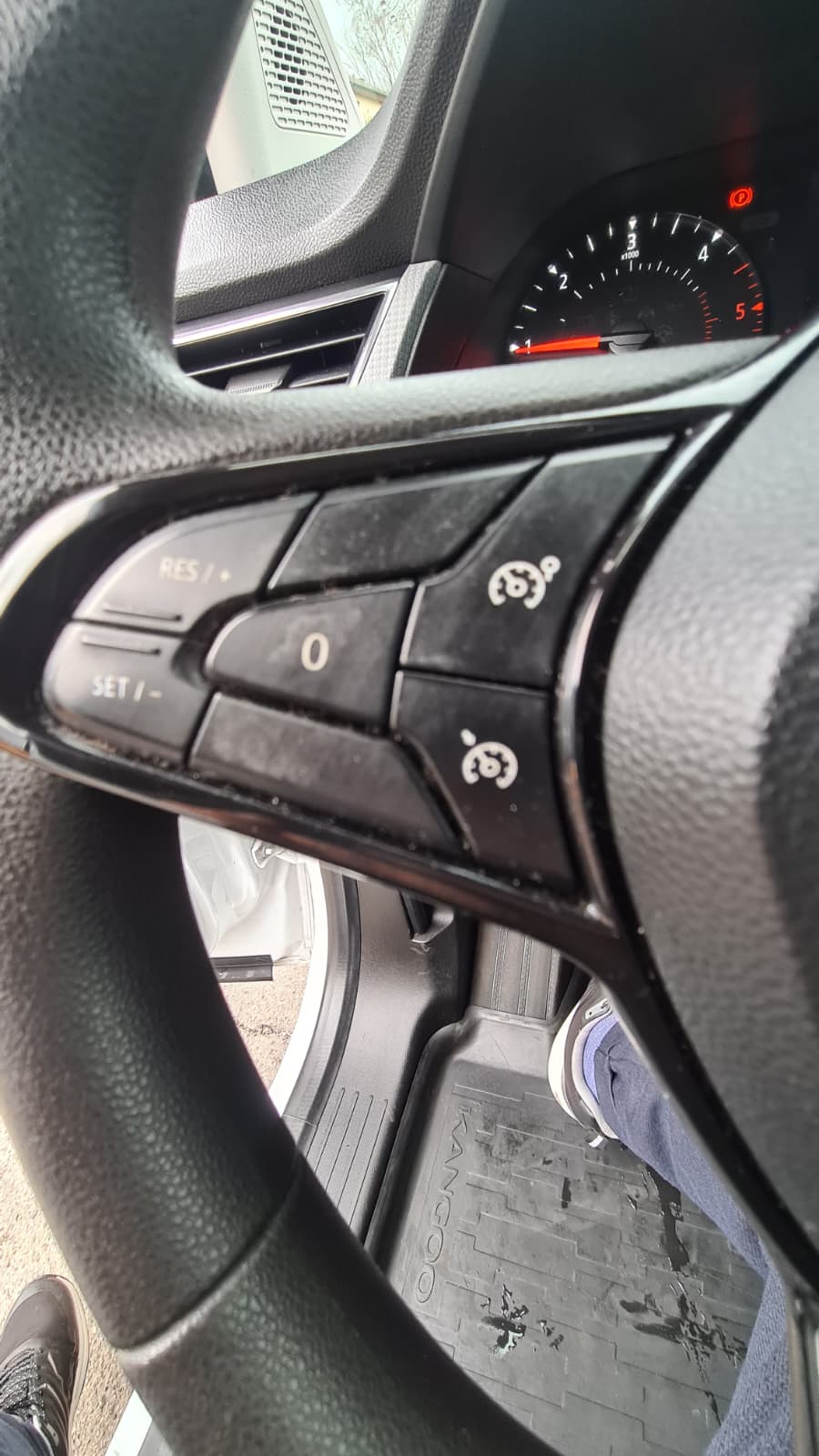 RENAULT Kangoo Van 1.5 dCi Standard 95 Extra ** Anh-Kupplung ** Navi ** RF-Kamera ** Parkhilfe v+h ** Totwinkel Assist**-image-10