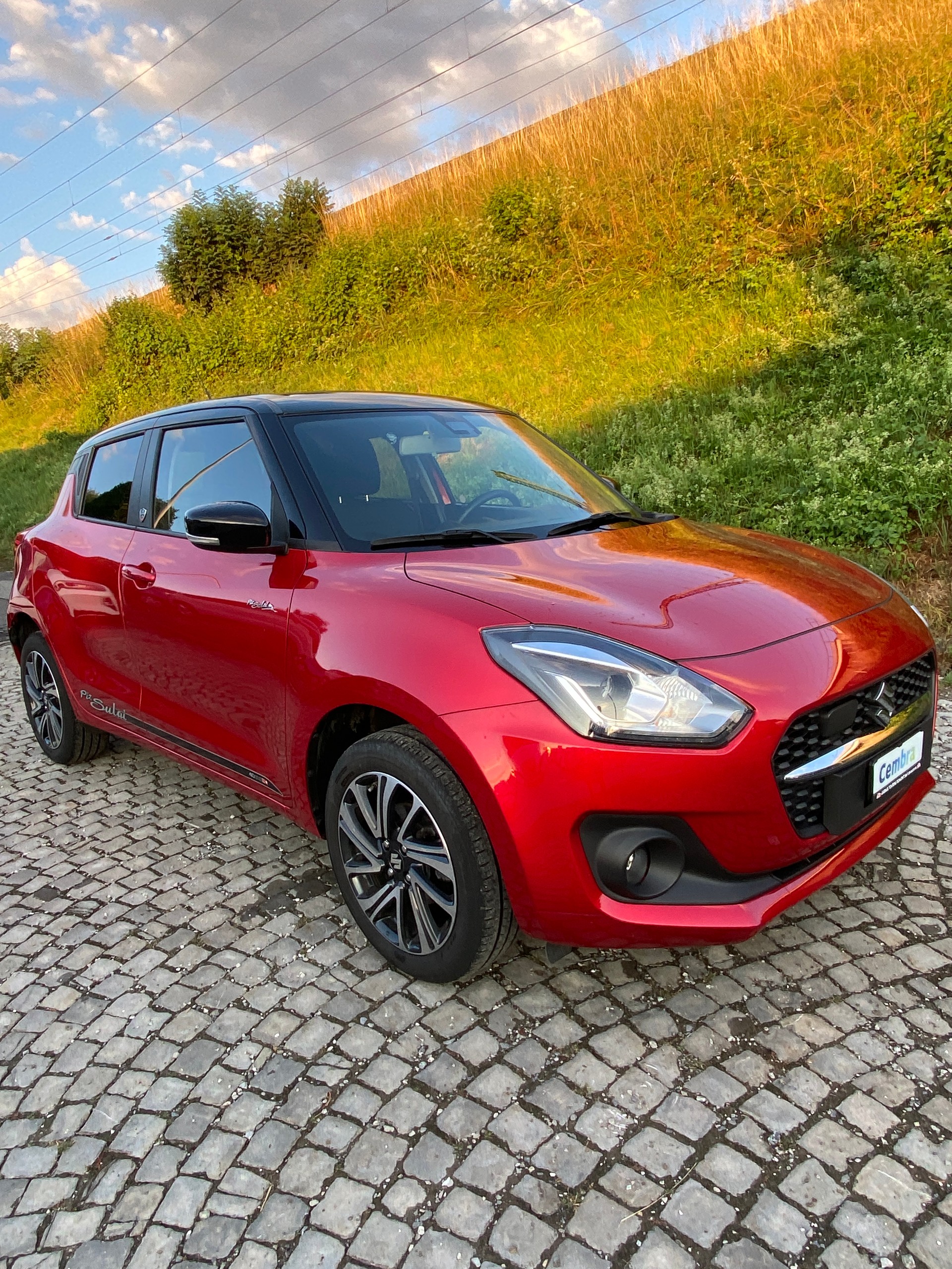 SUZUKI Swift 1.2 Compact Piz Sulei Top 4x4 Hybrid-showroom-element-1