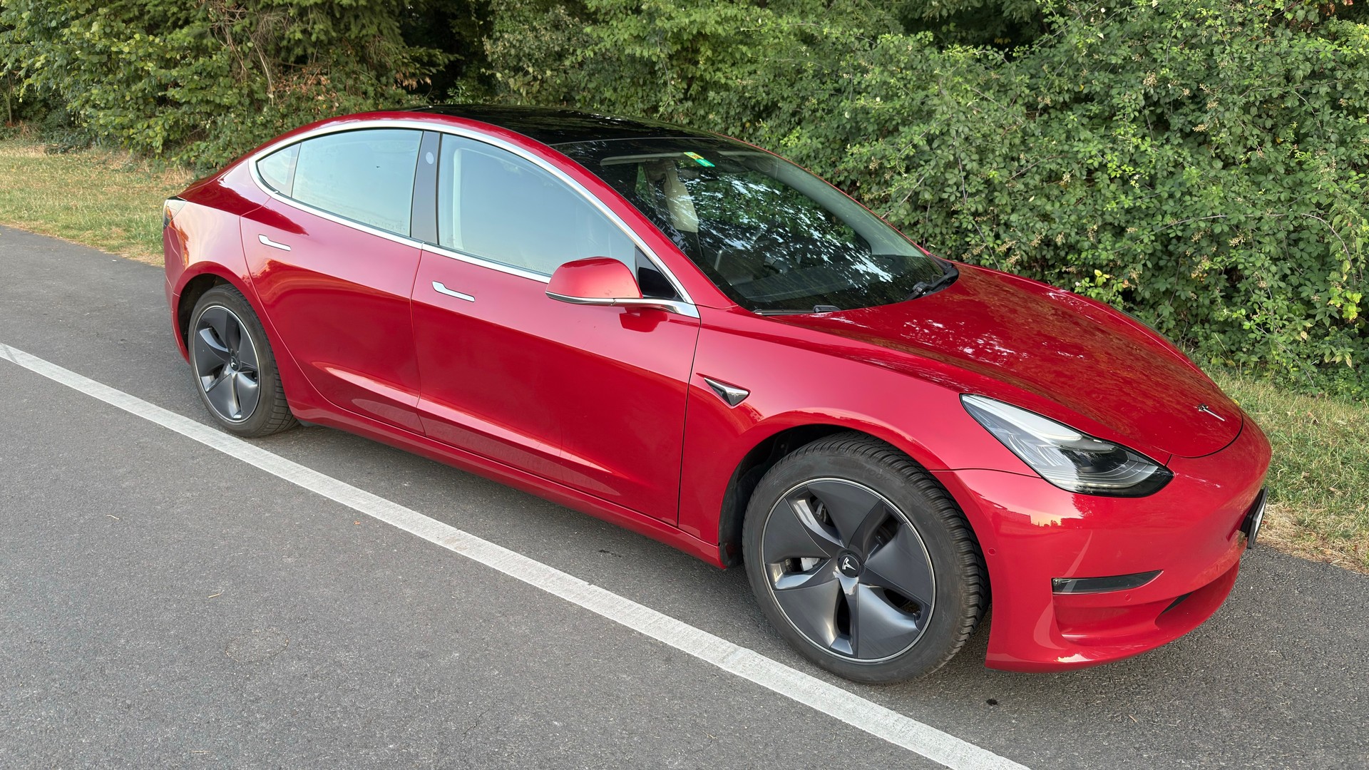 TESLA Long Range All-Wheel Drive-image-0