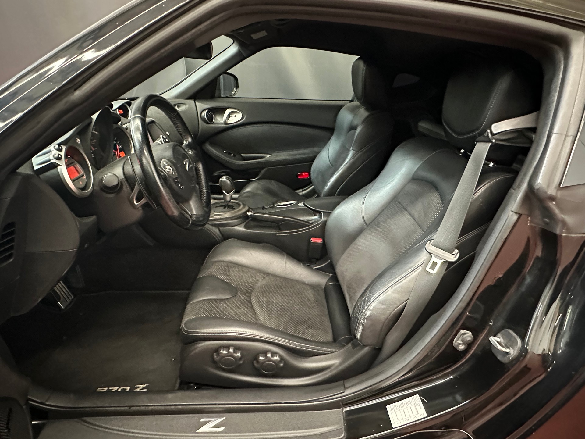 NISSAN 370 Z Pack Automatic Invidia-image-13