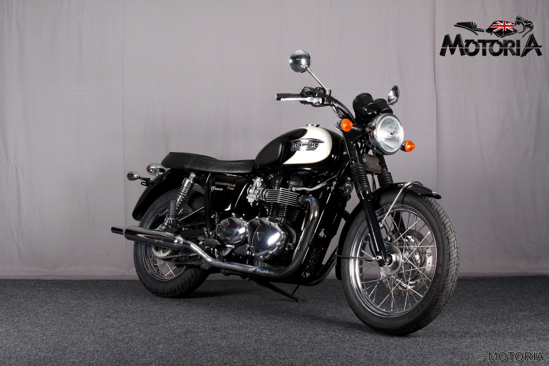 TRIUMPH Bonneville 900 i T 100