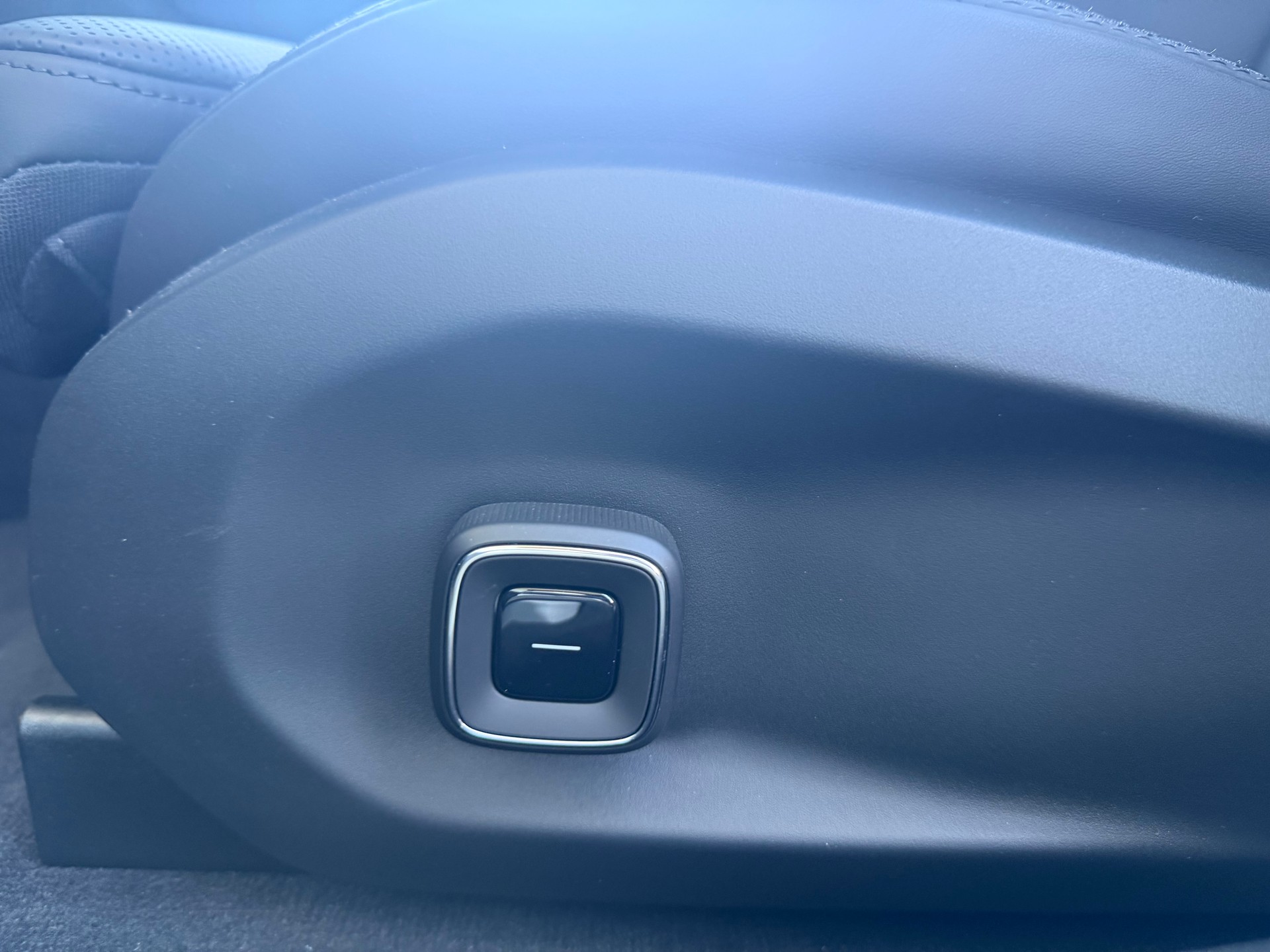 VOLVO ES90 Single 88 kWh Ultra-image-4