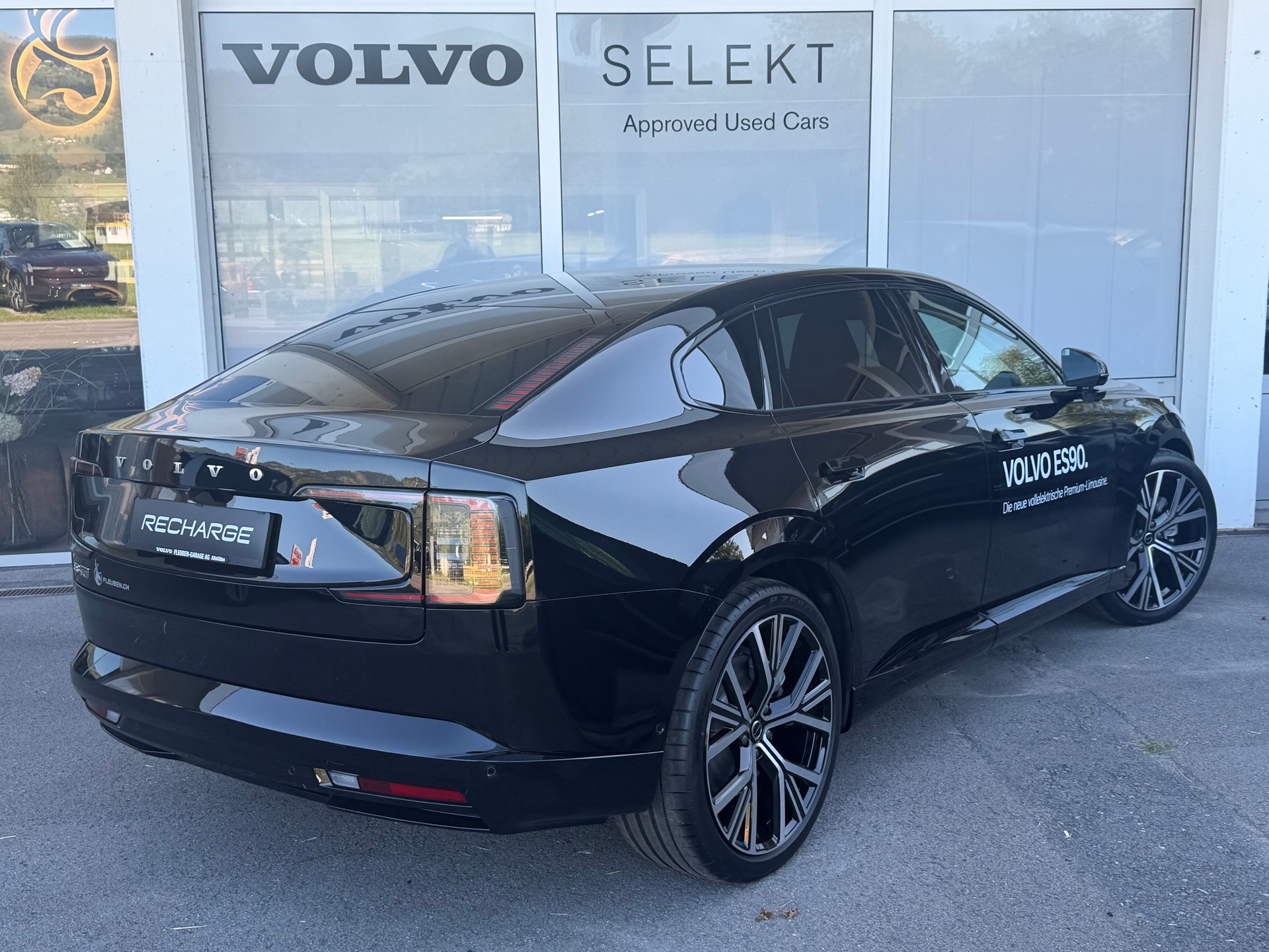 VOLVO ES90 Single 88 kWh Ultra-image-1