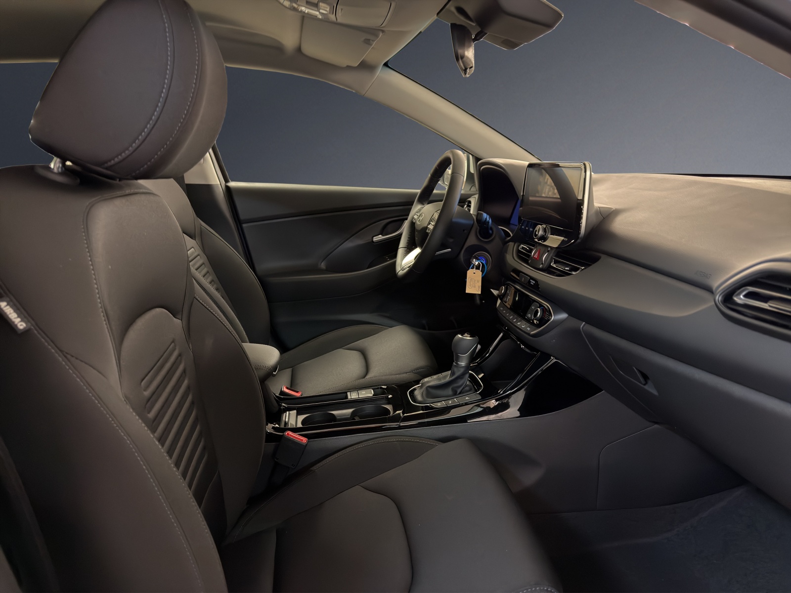 HYUNDAI i30 1.5 T-GDi Amplia 48V MH DCT-image-9