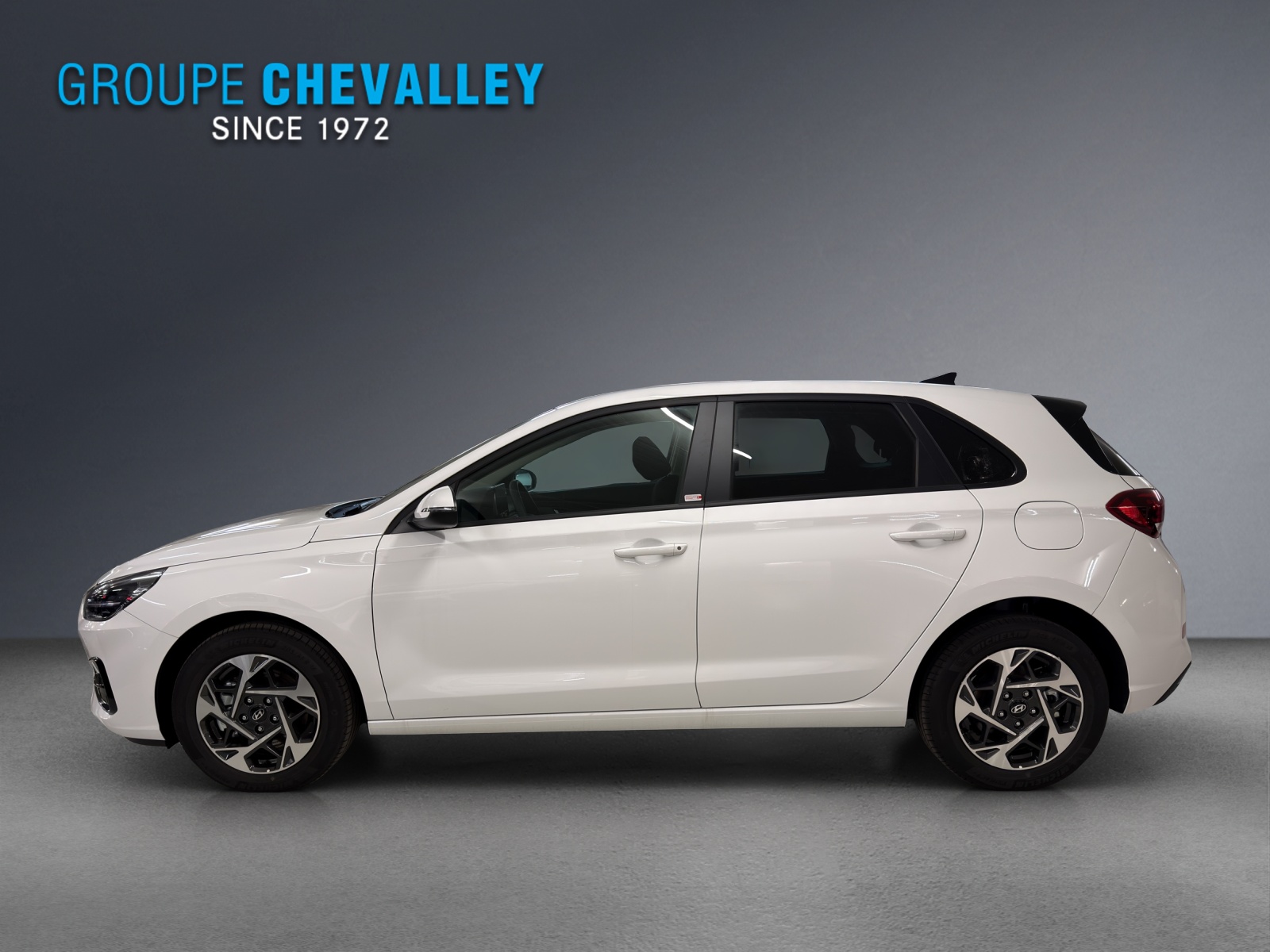 HYUNDAI i30 1.5 T-GDi Amplia 48V MH DCT-image-2