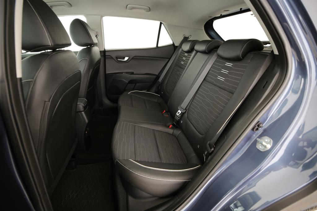 KIA Stonic 1.0 T-GDi MHEV GT-Line-image-9