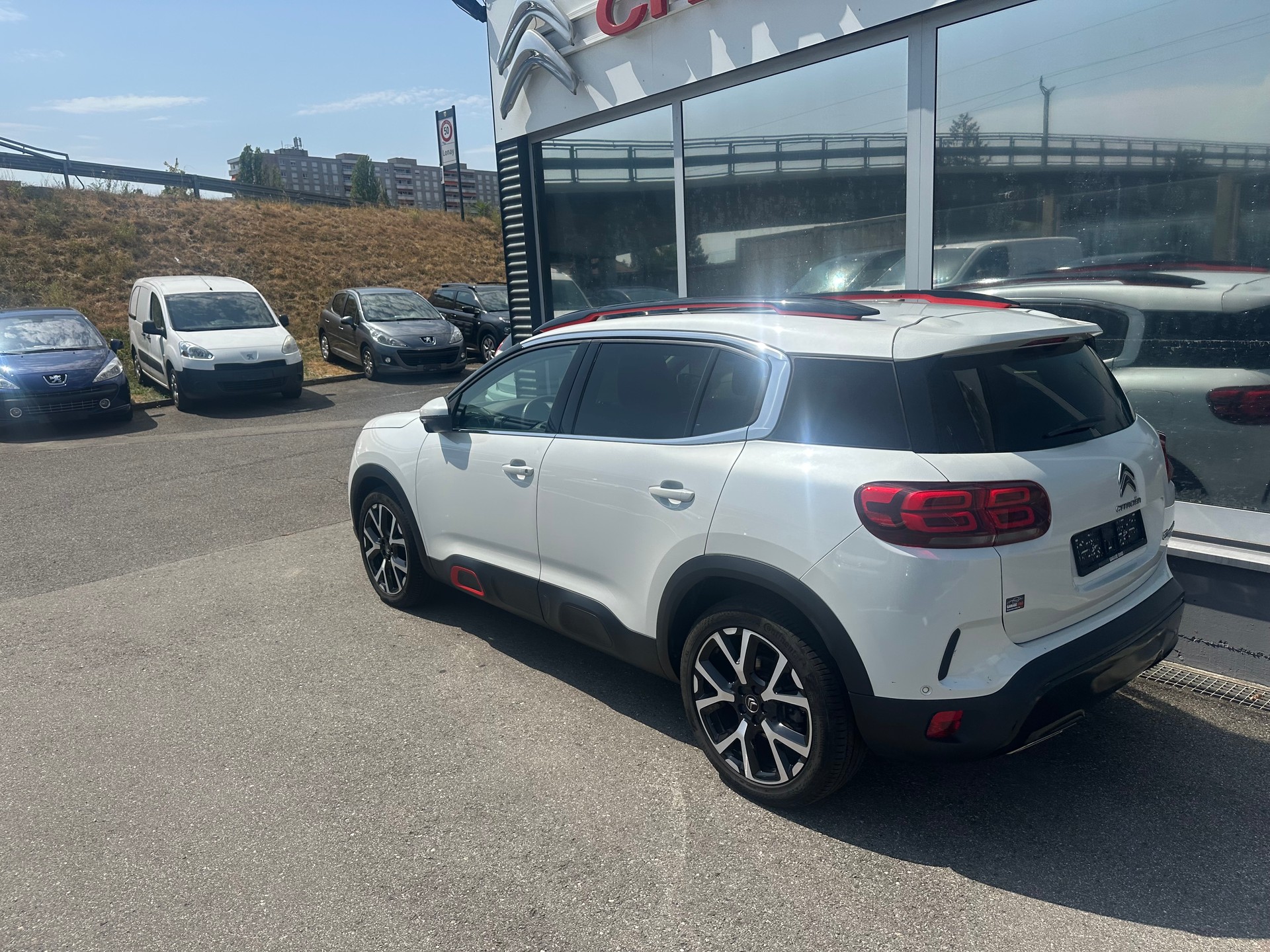 CITROEN C5 Aircross 1.6i PureTech Shine EAT8-image-5